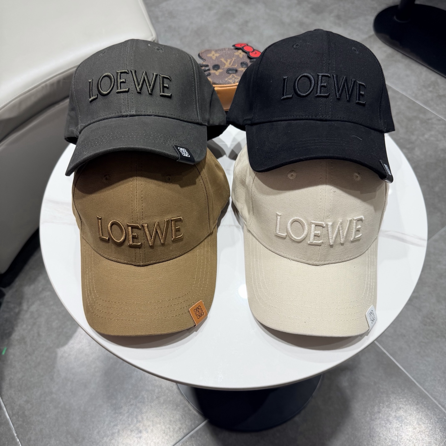 LOEWE【罗意威】新款刺绣棒球帽，专柜同步出货，大牌款超好搭配，赶紧入手