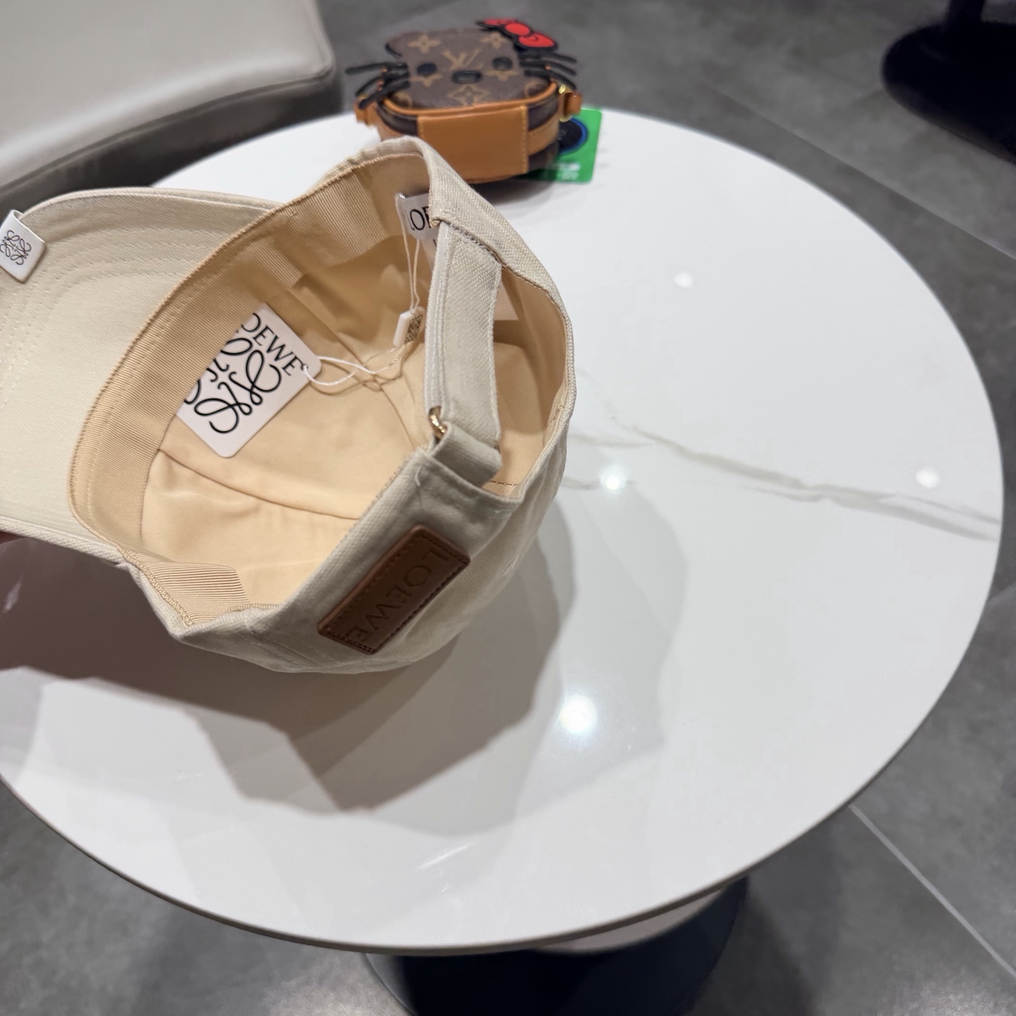 LOEWE【罗意威】新款刺绣棒球帽，专柜同步出货，大牌款超好搭配，赶紧入手