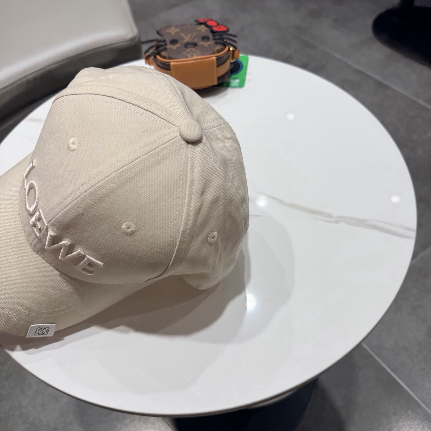 LOEWE【罗意威】新款刺绣棒球帽，专柜同步出货，大牌款超好搭配，赶紧入手