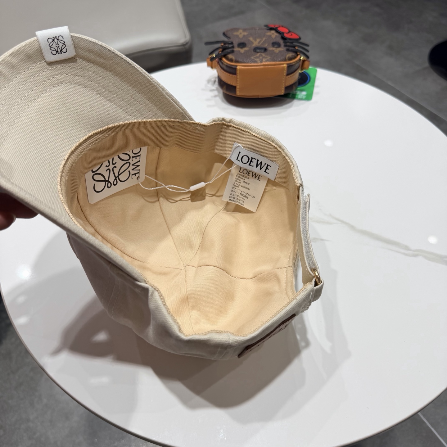 LOEWE【罗意威】新款刺绣棒球帽，专柜同步出货，大牌款超好搭配，赶紧入手