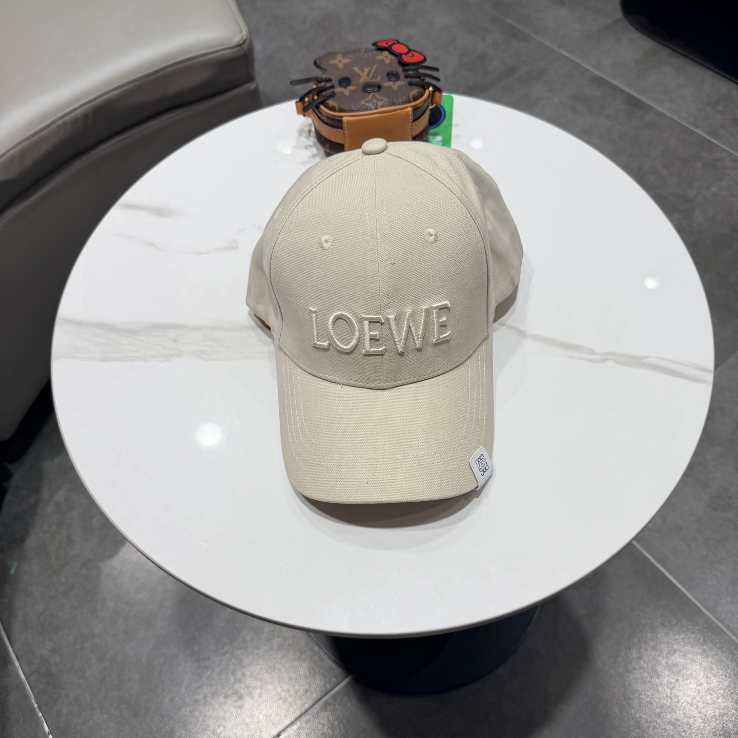 LOEWE【罗意威】新款刺绣棒球帽，专柜同步出货，大牌款超好搭配，赶紧入手