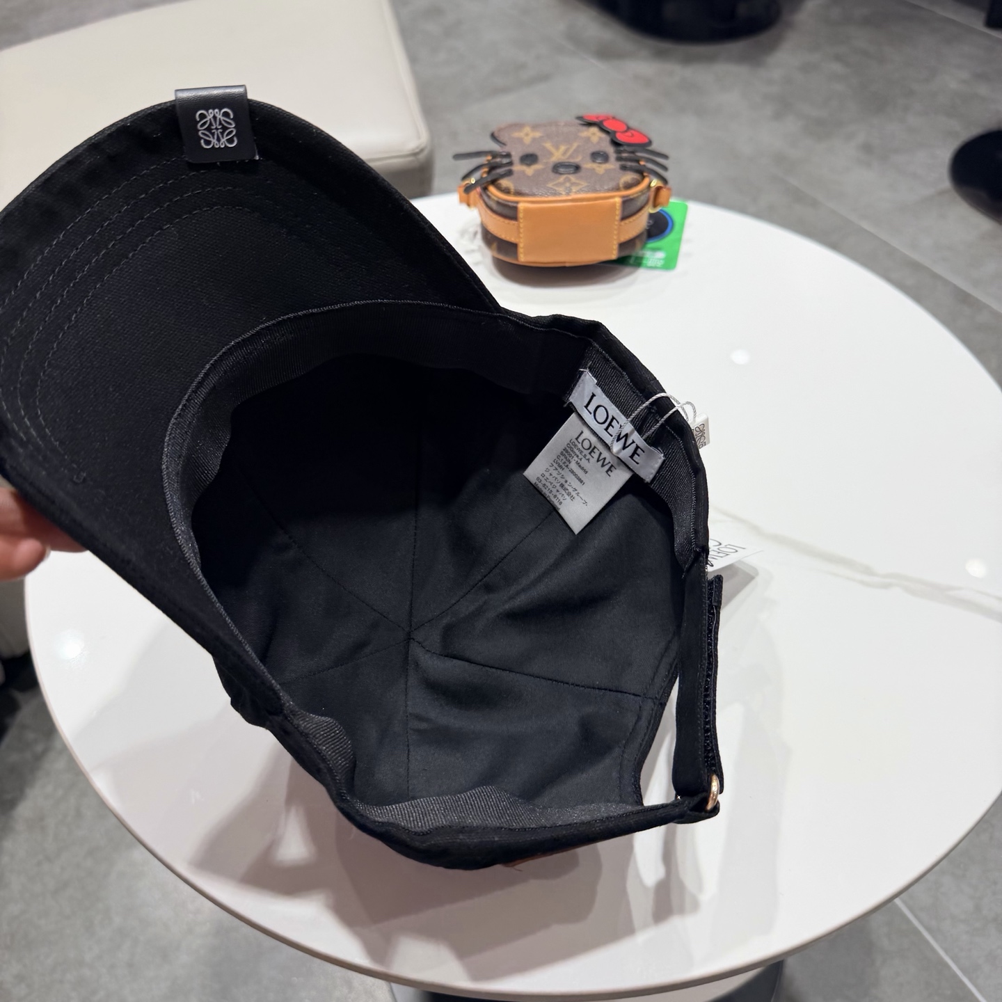 LOEWE【罗意威】新款刺绣棒球帽，专柜同步出货，大牌款超好搭配，赶紧入手