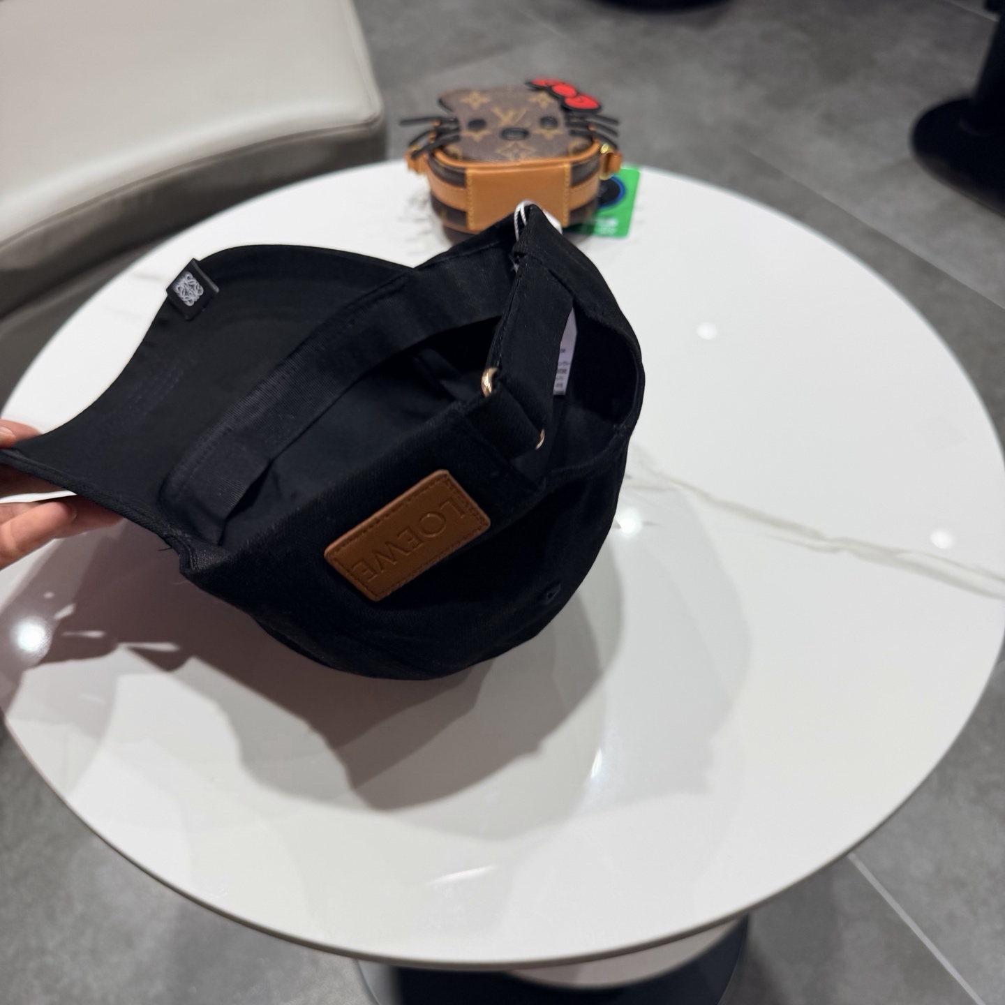 LOEWE【罗意威】新款刺绣棒球帽，专柜同步出货，大牌款超好搭配，赶紧入手