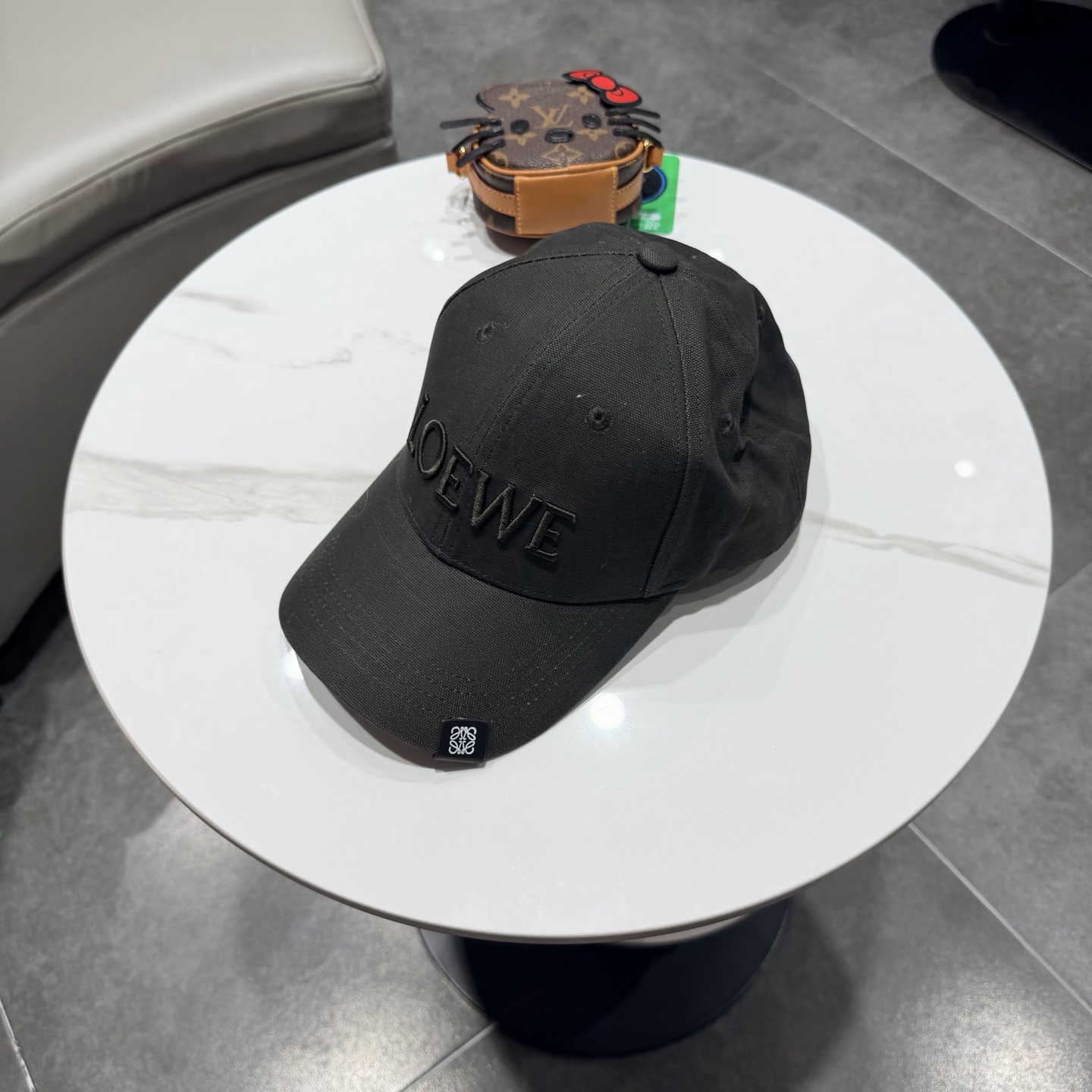 LOEWE【罗意威】新款刺绣棒球帽，专柜同步出货，大牌款超好搭配，赶紧入手