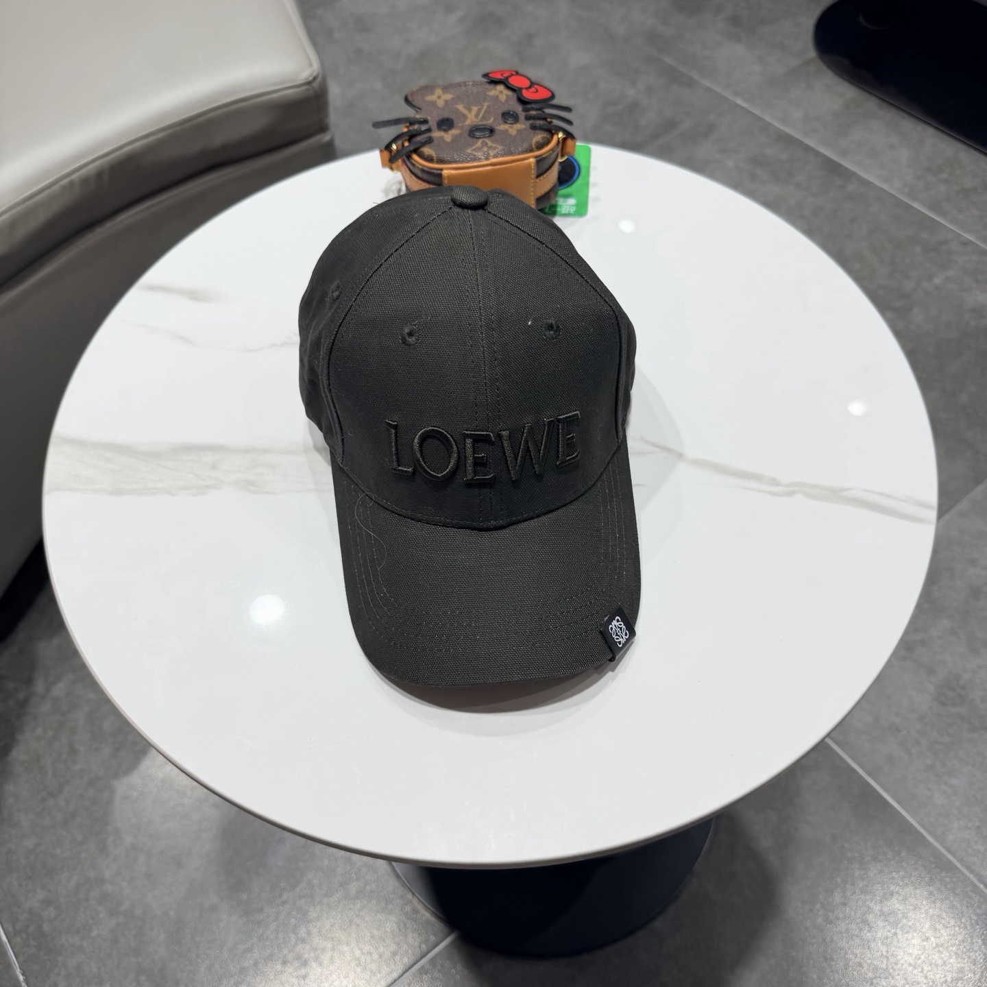 LOEWE【罗意威】新款刺绣棒球帽，专柜同步出货，大牌款超好搭配，赶紧入手