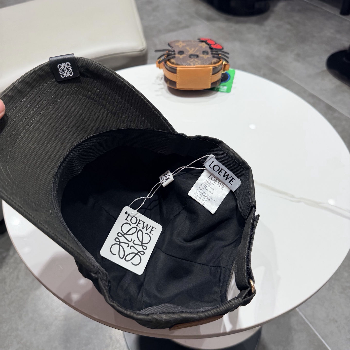 LOEWE【罗意威】新款刺绣棒球帽，专柜同步出货，大牌款超好搭配，赶紧入手