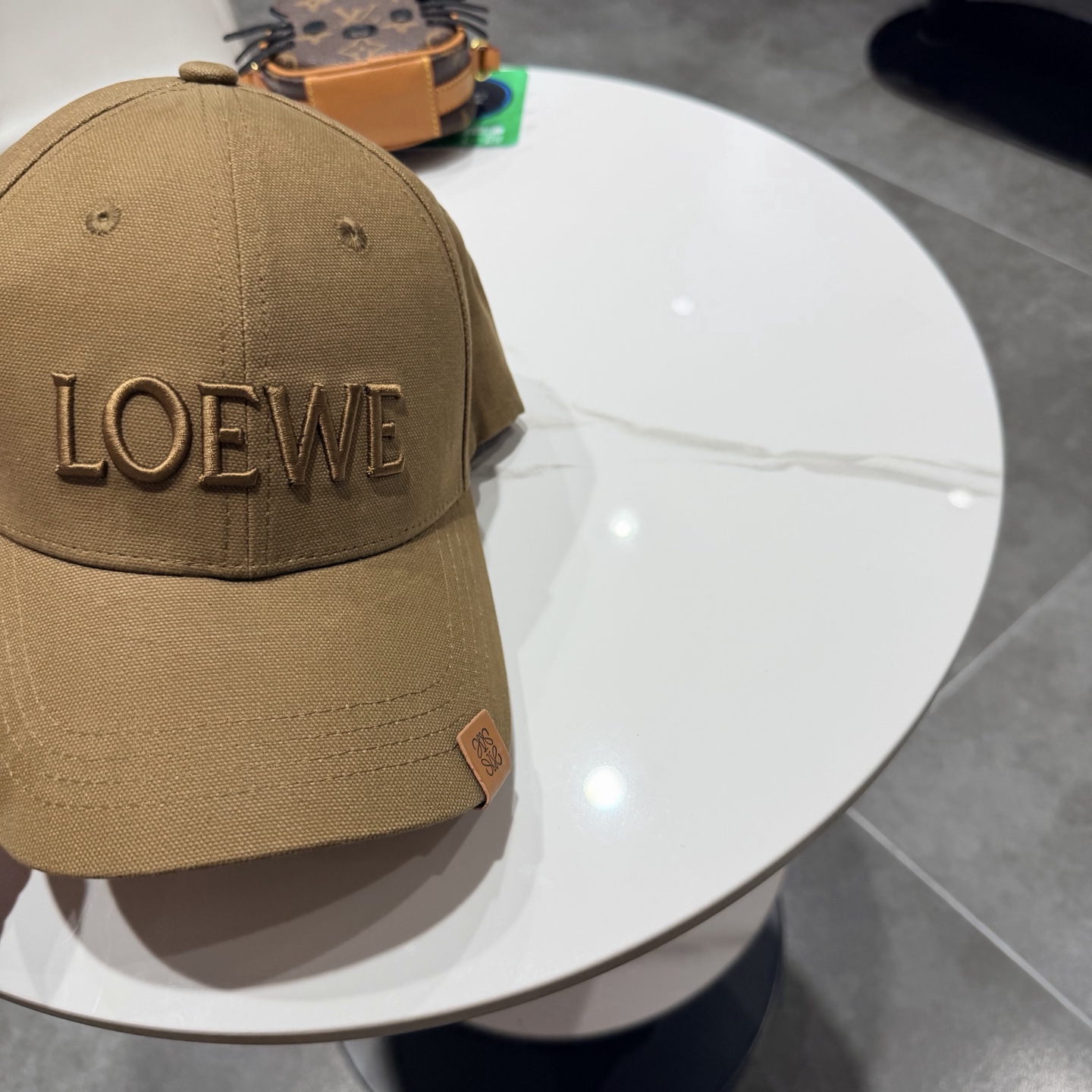 LOEWE【罗意威】新款刺绣棒球帽，专柜同步出货，大牌款超好搭配，赶紧入手