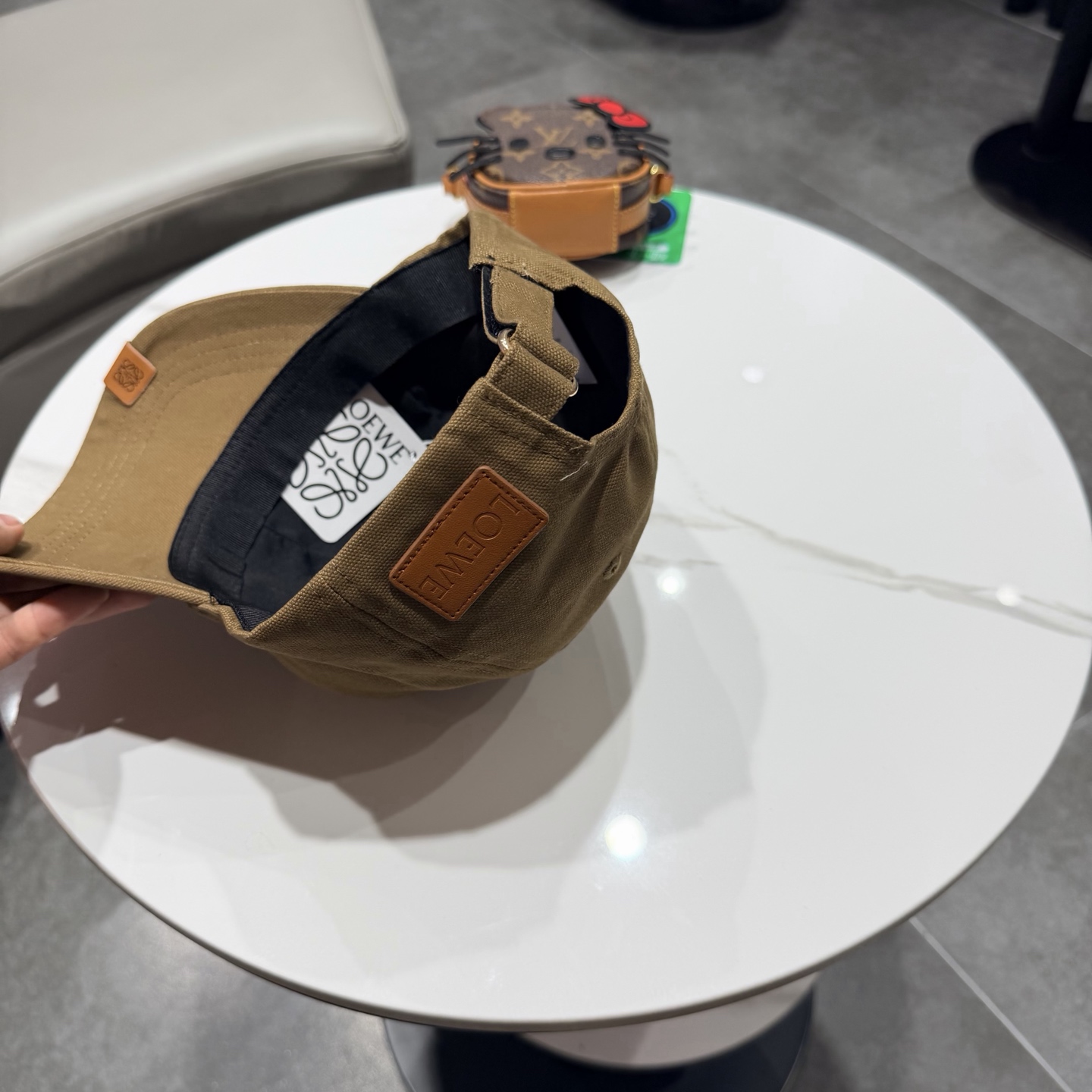 LOEWE【罗意威】新款刺绣棒球帽，专柜同步出货，大牌款超好搭配，赶紧入手