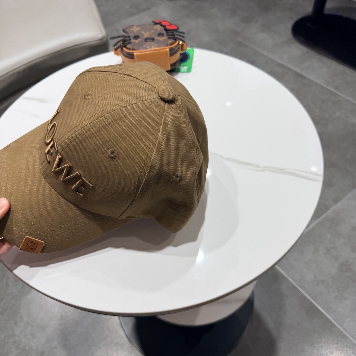 LOEWE【罗意威】新款刺绣棒球帽，专柜同步出货，大牌款超好搭配，赶紧入手