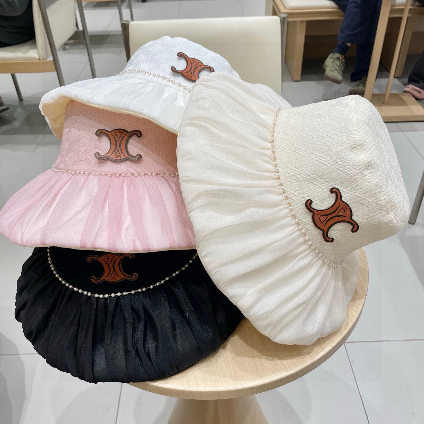 2025新款可折叠渔夫帽女珍珠链防晒盆帽出游显脸小淑女风遮阳帽潮