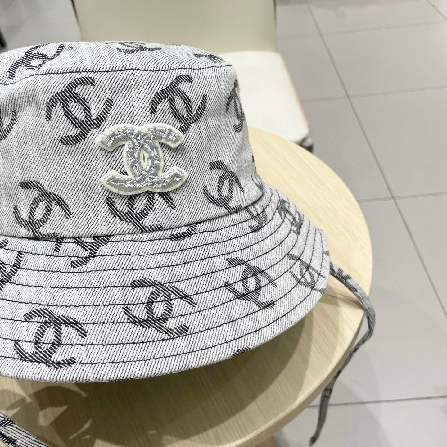 CHANEL香奈儿】新款简约刺绣logo渔夫帽🧢新款出货，大牌款超好搭配，赶紧入手