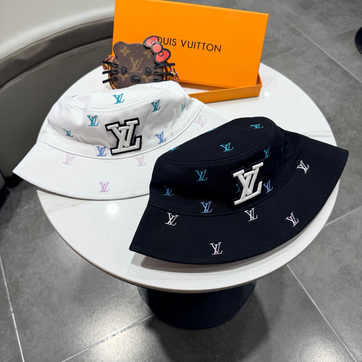 Lv路易威登2026新款可遮阳帽女透气渔夫帽度假旅游拍照时尚搭子