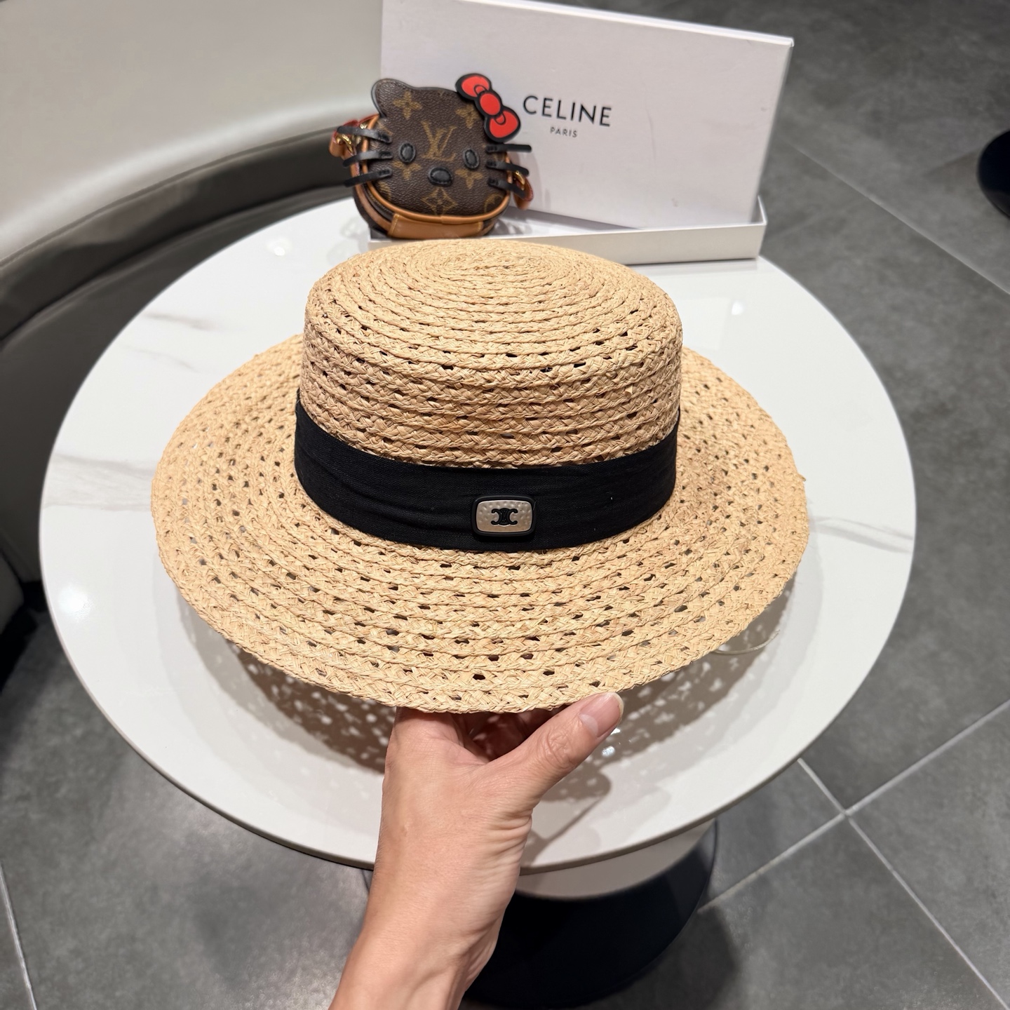 Celine赛琳拉菲草帽，旅游必备，头围57cm