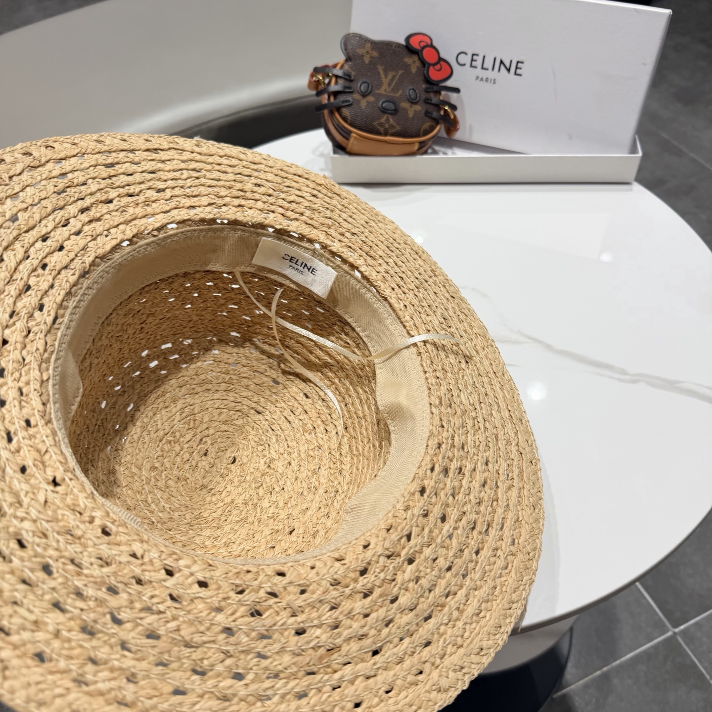 Celine赛琳拉菲草帽，旅游必备，头围57cm