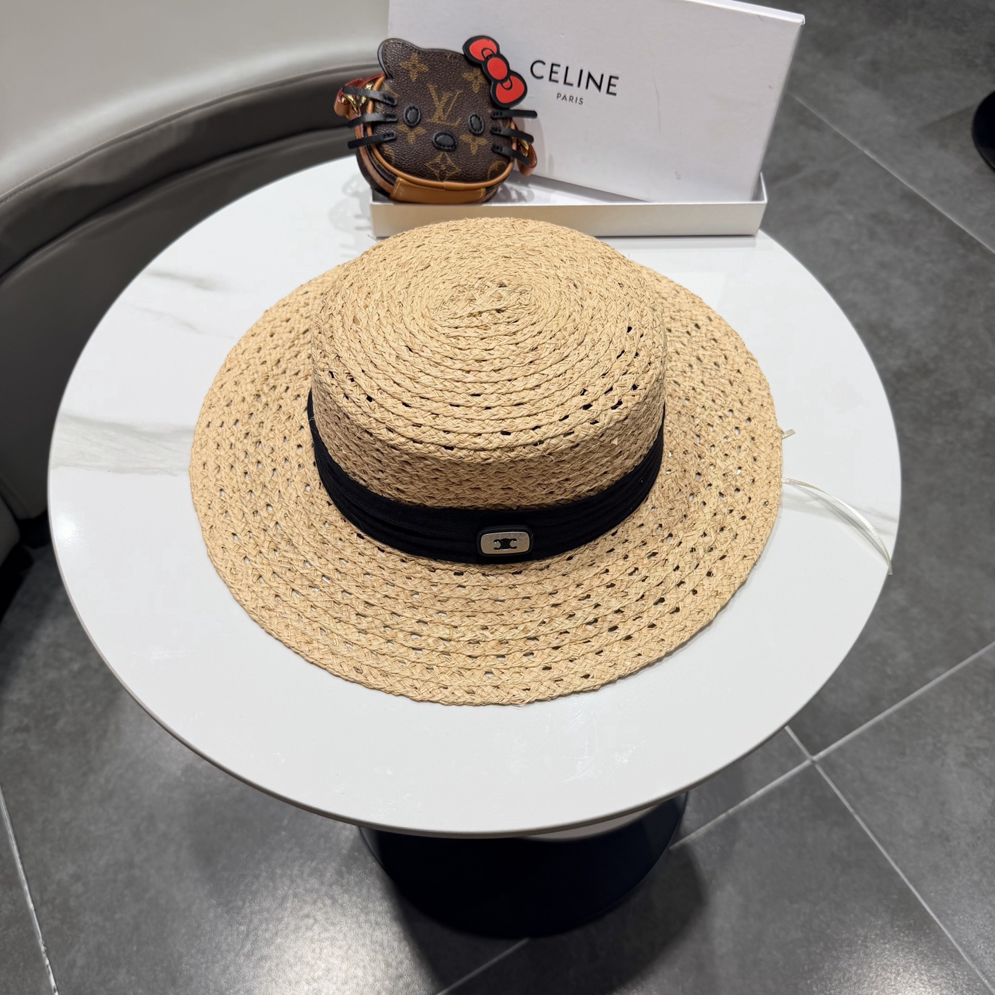 Celine赛琳拉菲草帽，旅游必备，头围57cm