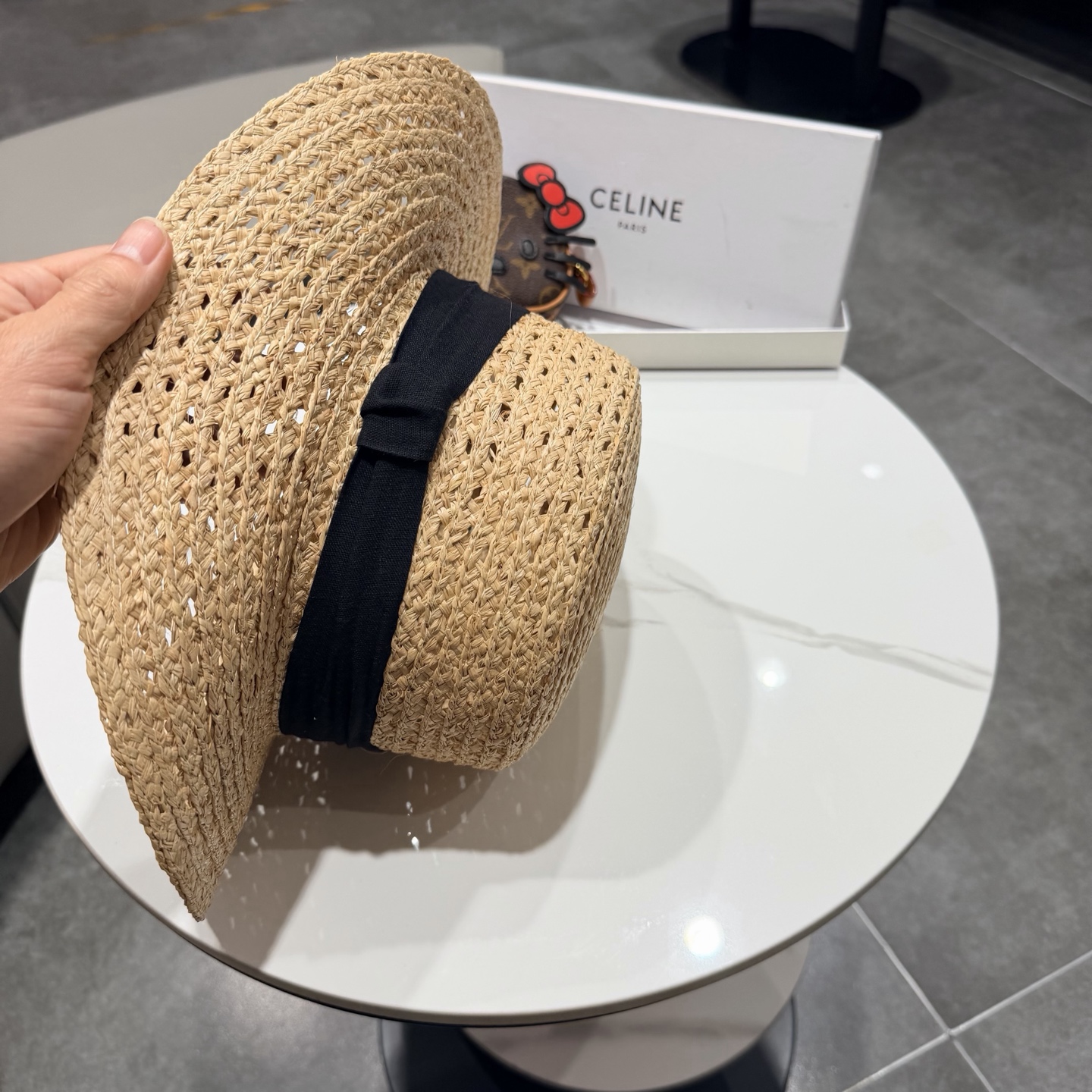 Celine赛琳拉菲草帽，旅游必备，头围57cm