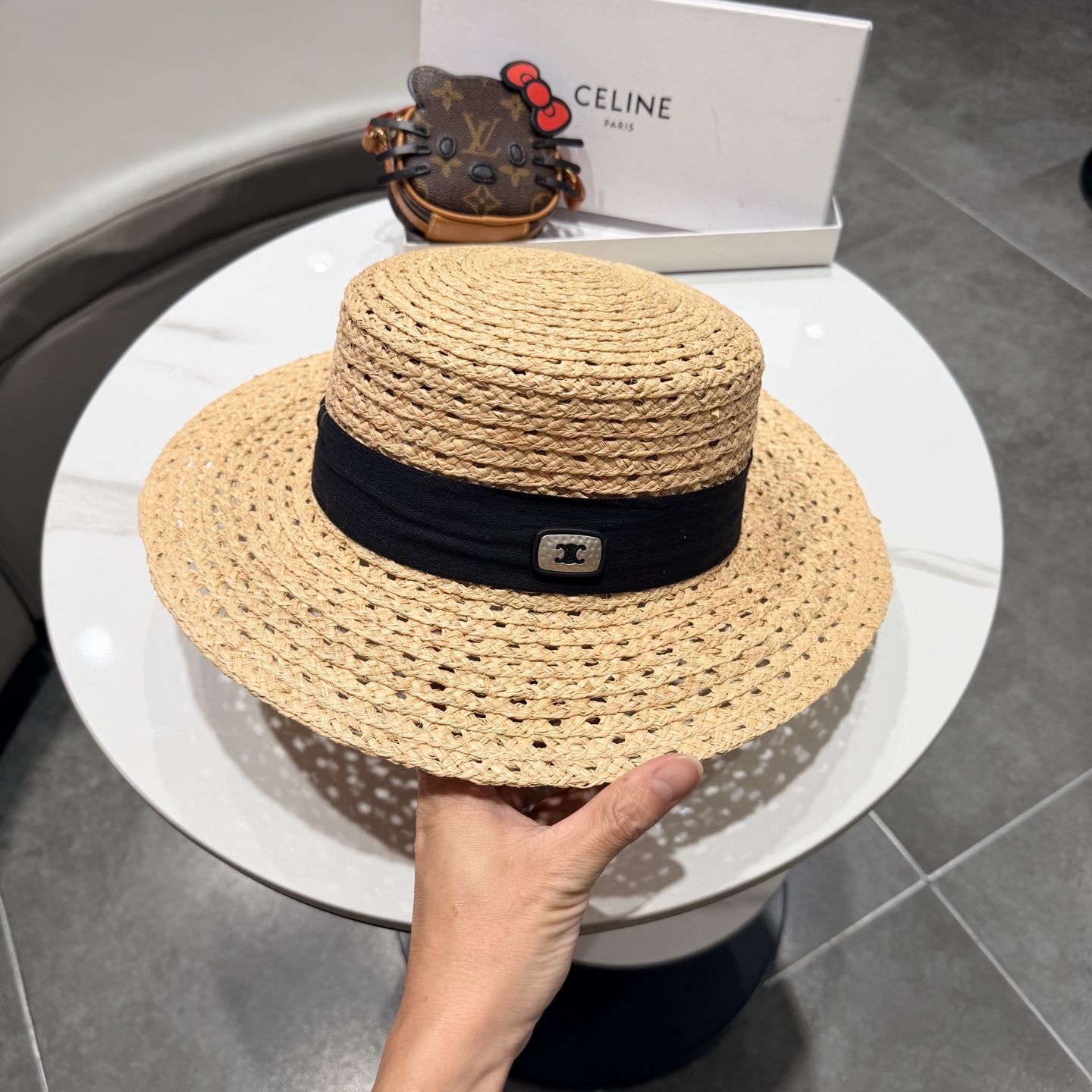 Celine赛琳拉菲草帽，旅游必备，头围57cm