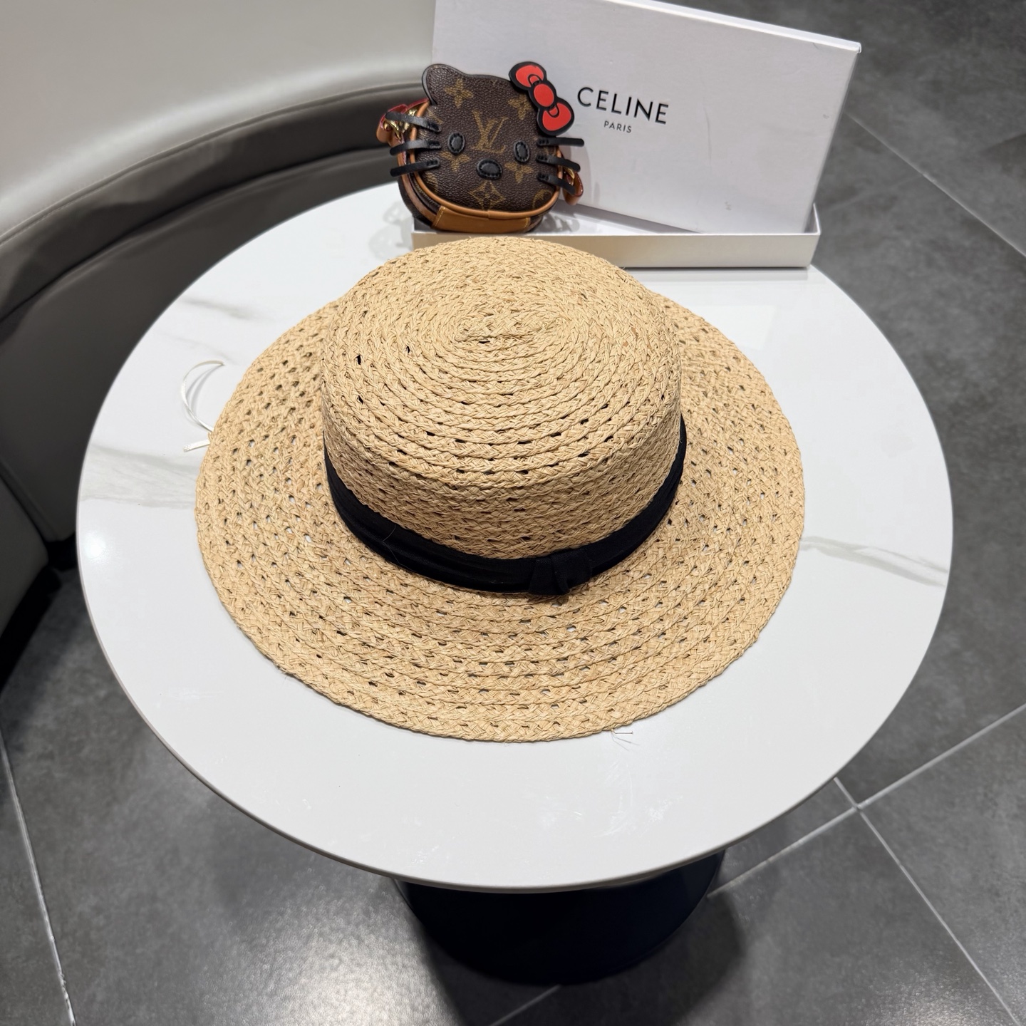 Celine赛琳拉菲草帽，旅游必备，头围57cm
