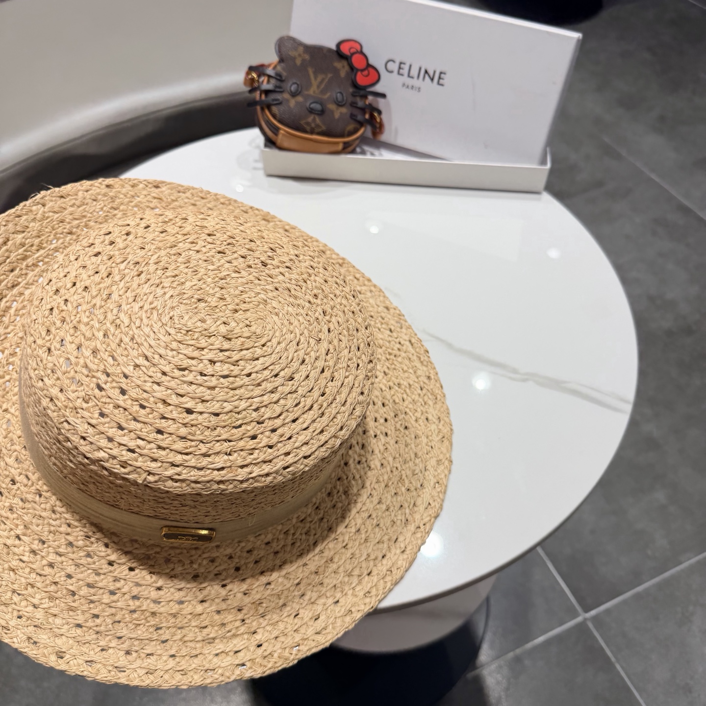 Celine赛琳拉菲草帽，旅游必备，头围57cm