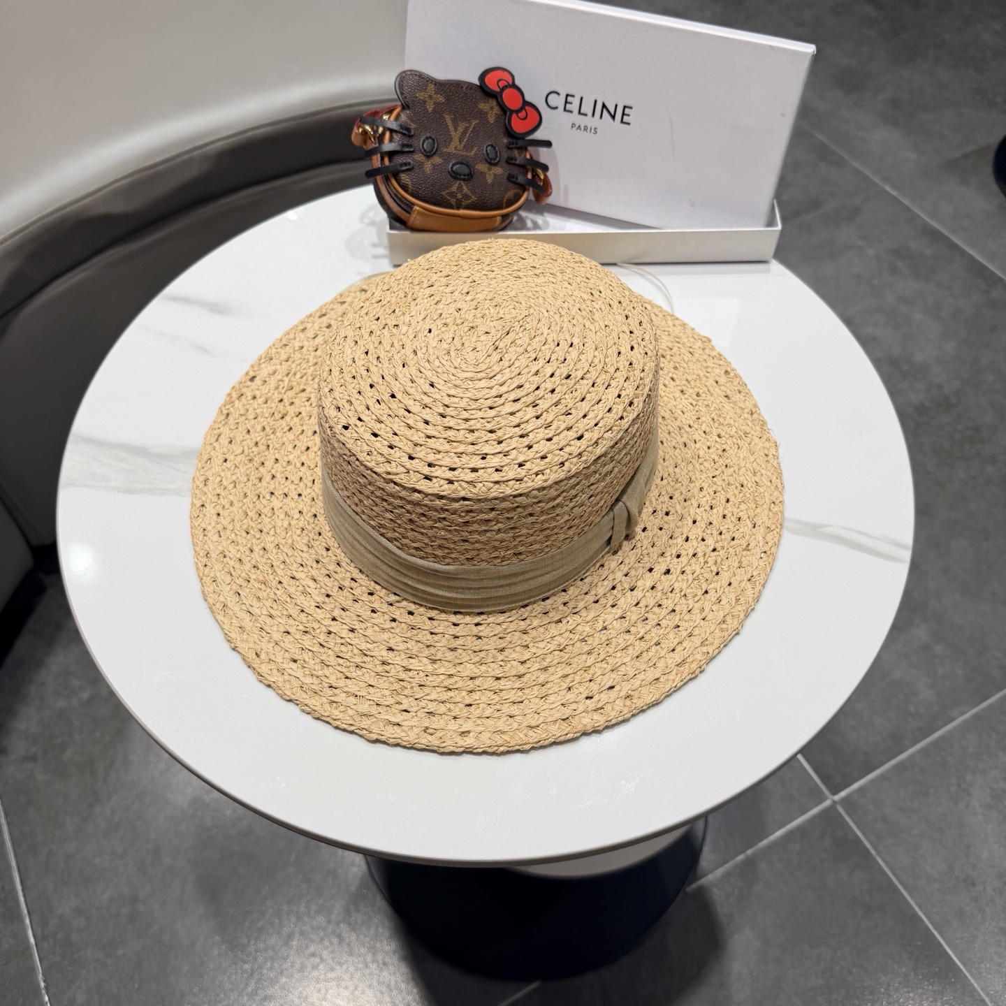 Celine赛琳拉菲草帽，旅游必备，头围57cm