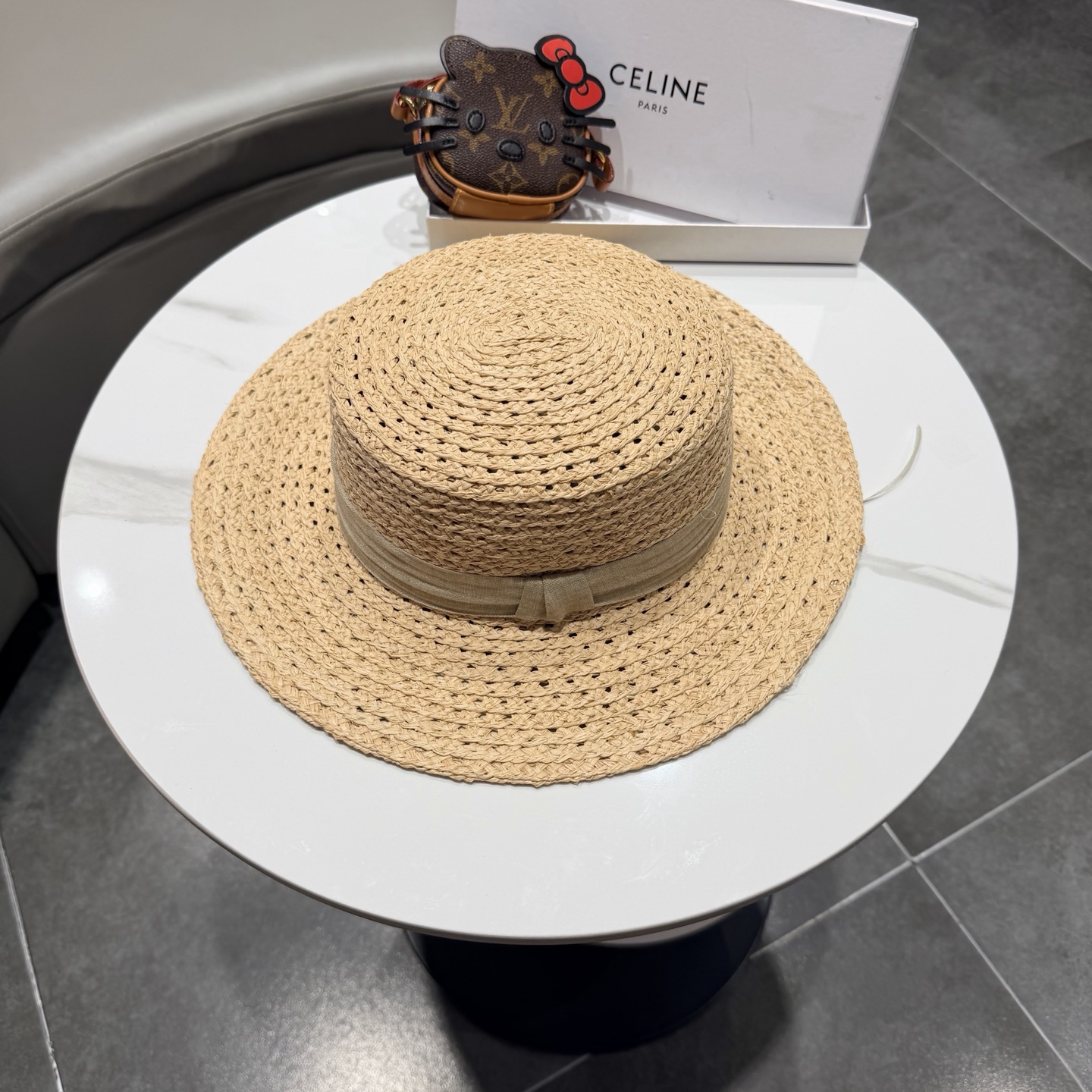 Celine赛琳拉菲草帽，旅游必备，头围57cm