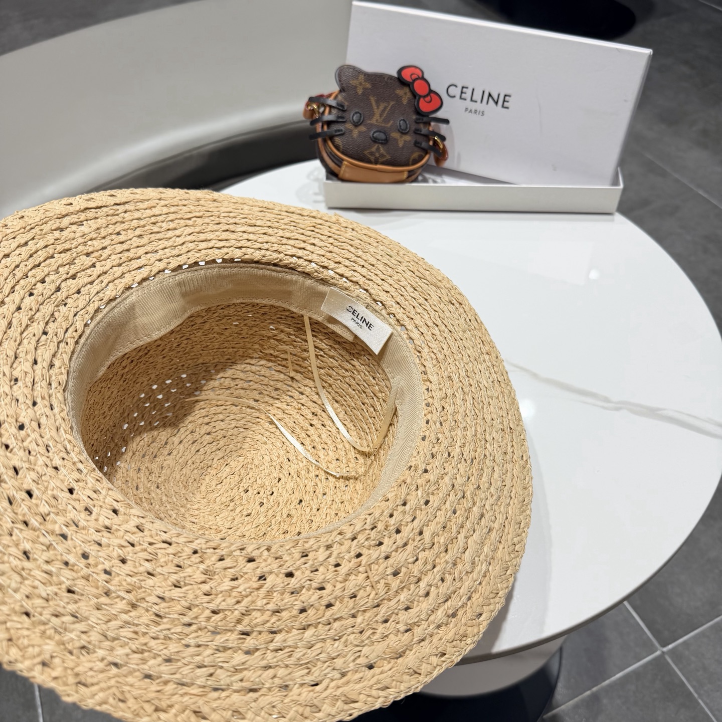 Celine赛琳拉菲草帽，旅游必备，头围57cm