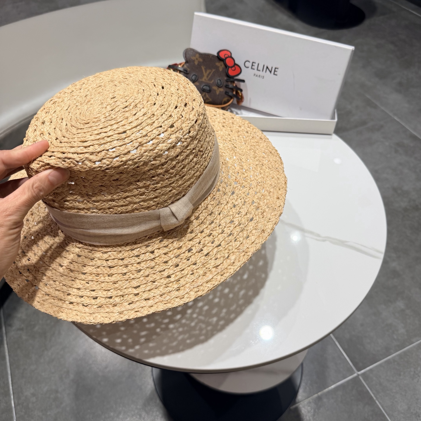 Celine赛琳拉菲草帽，旅游必备，头围57cm