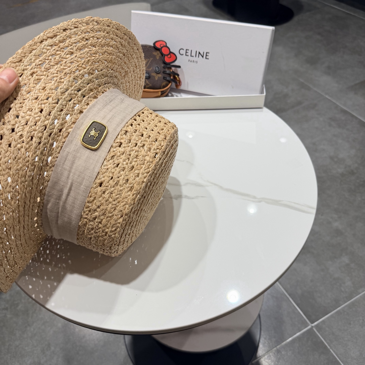 Celine赛琳拉菲草帽，旅游必备，头围57cm