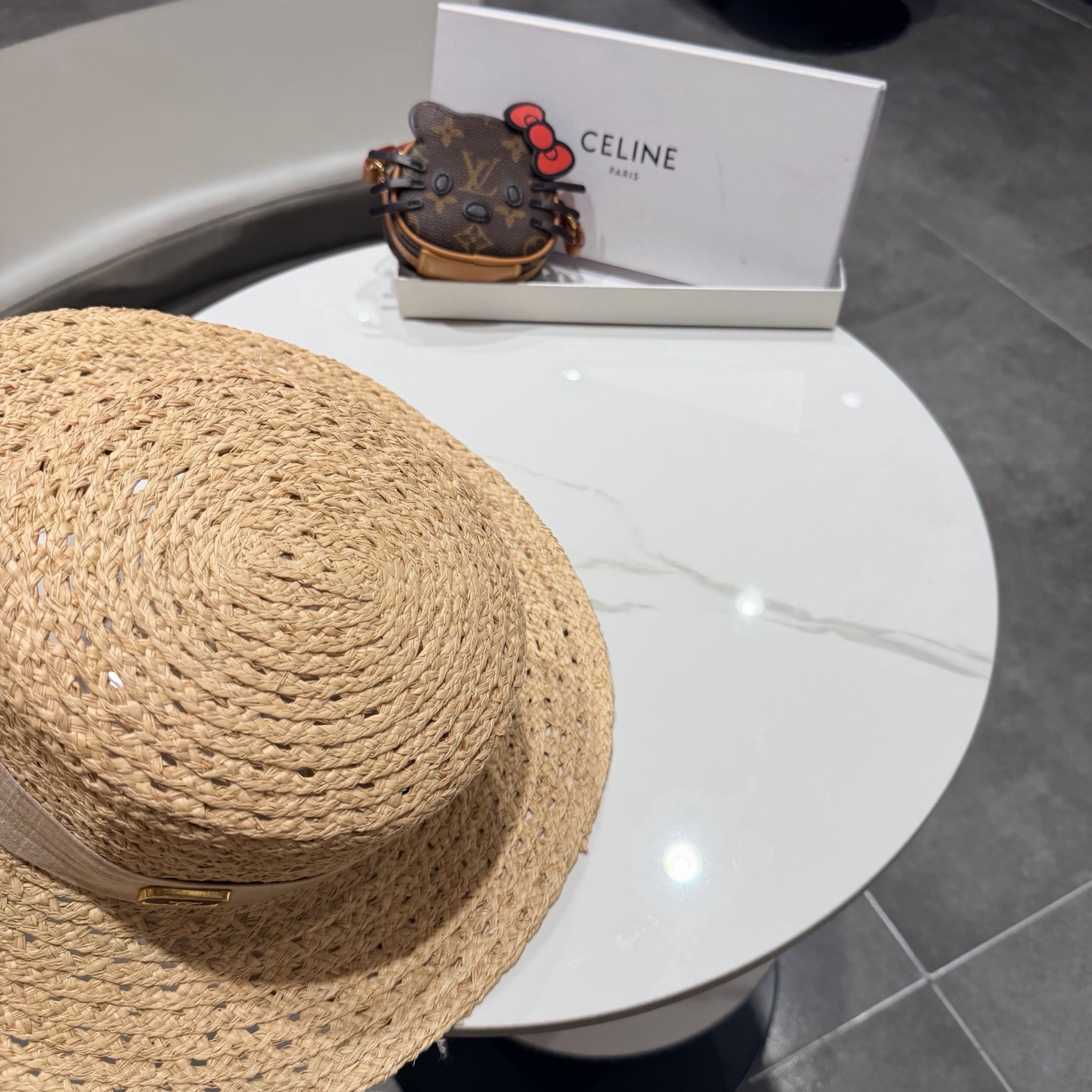Celine赛琳拉菲草帽，旅游必备，头围57cm