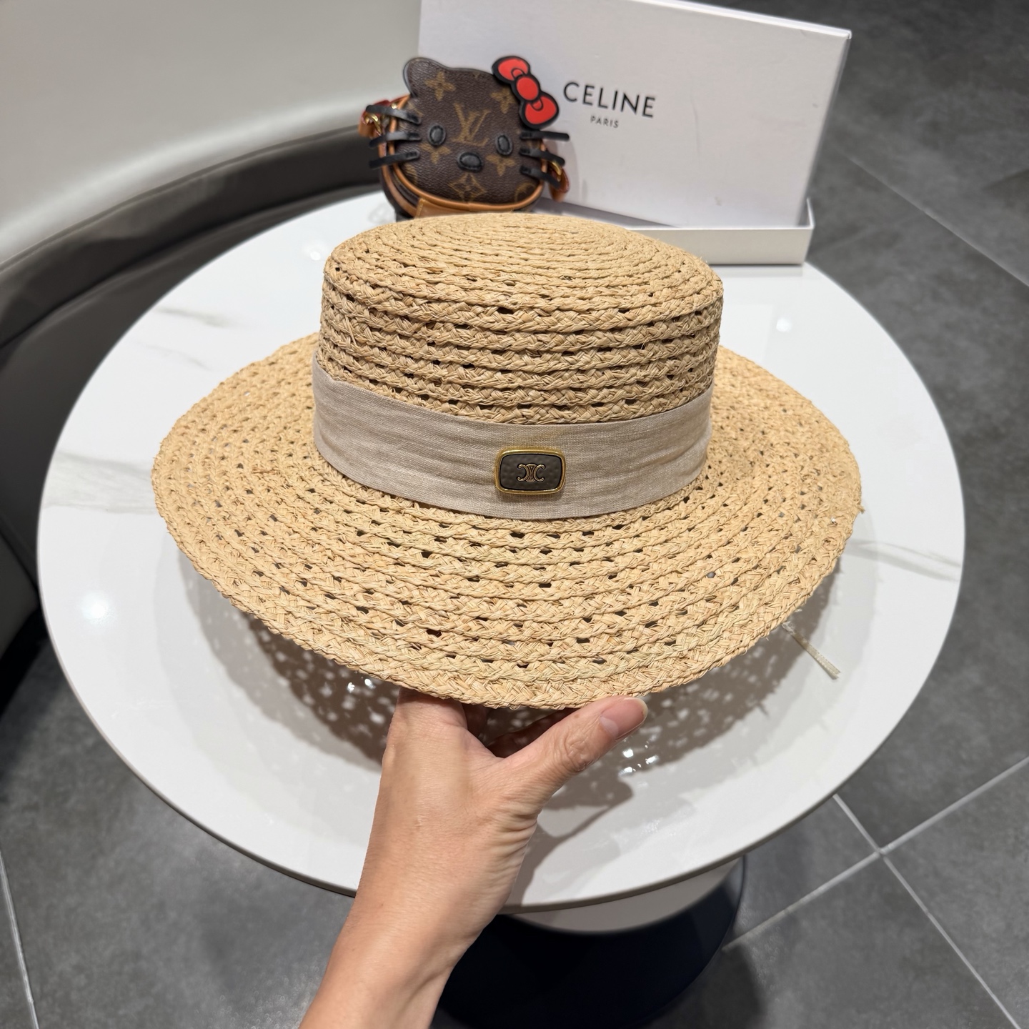 Celine赛琳拉菲草帽，旅游必备，头围57cm