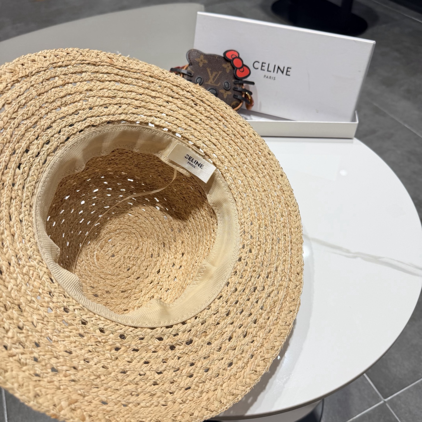 Celine赛琳拉菲草帽，旅游必备，头围57cm