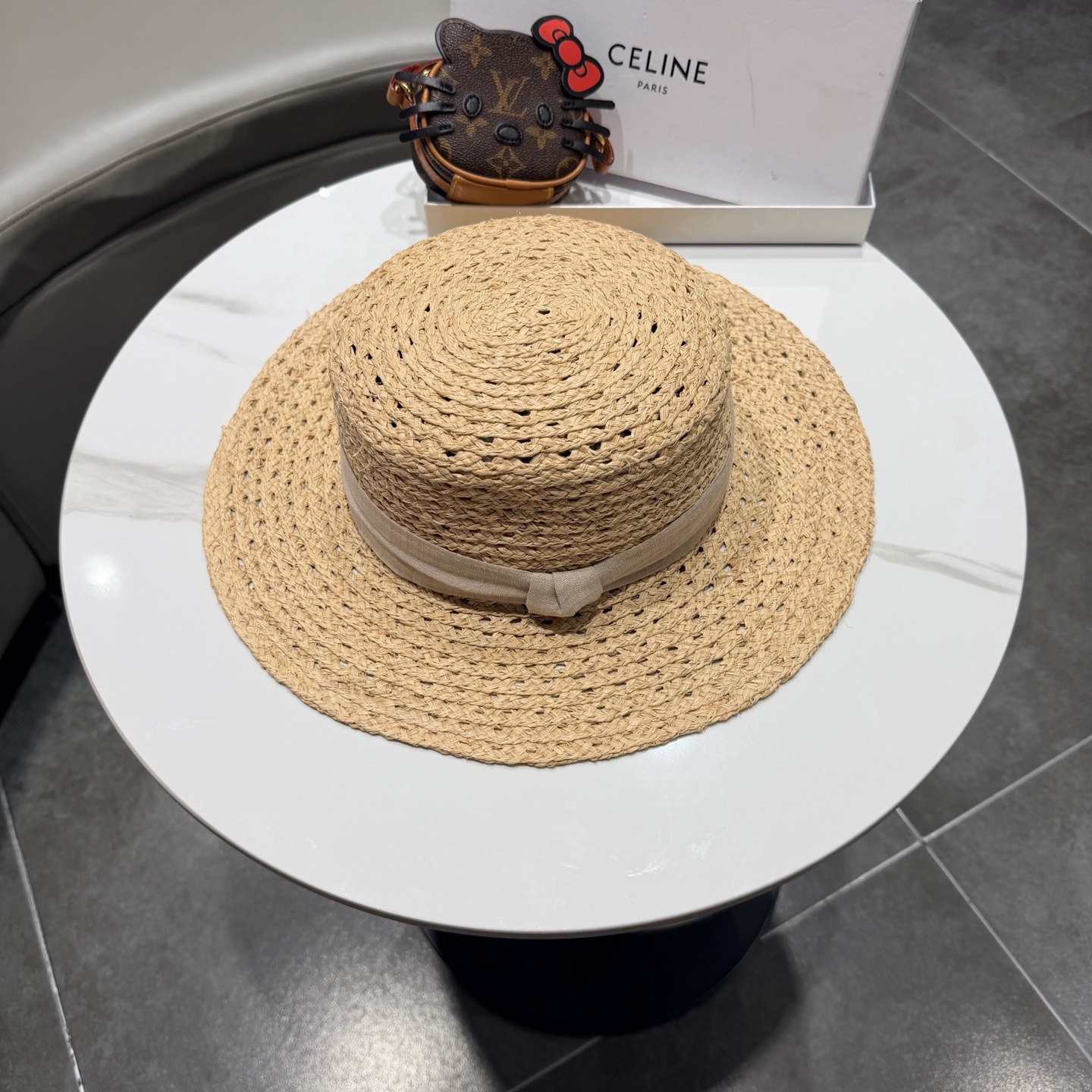 Celine赛琳拉菲草帽，旅游必备，头围57cm