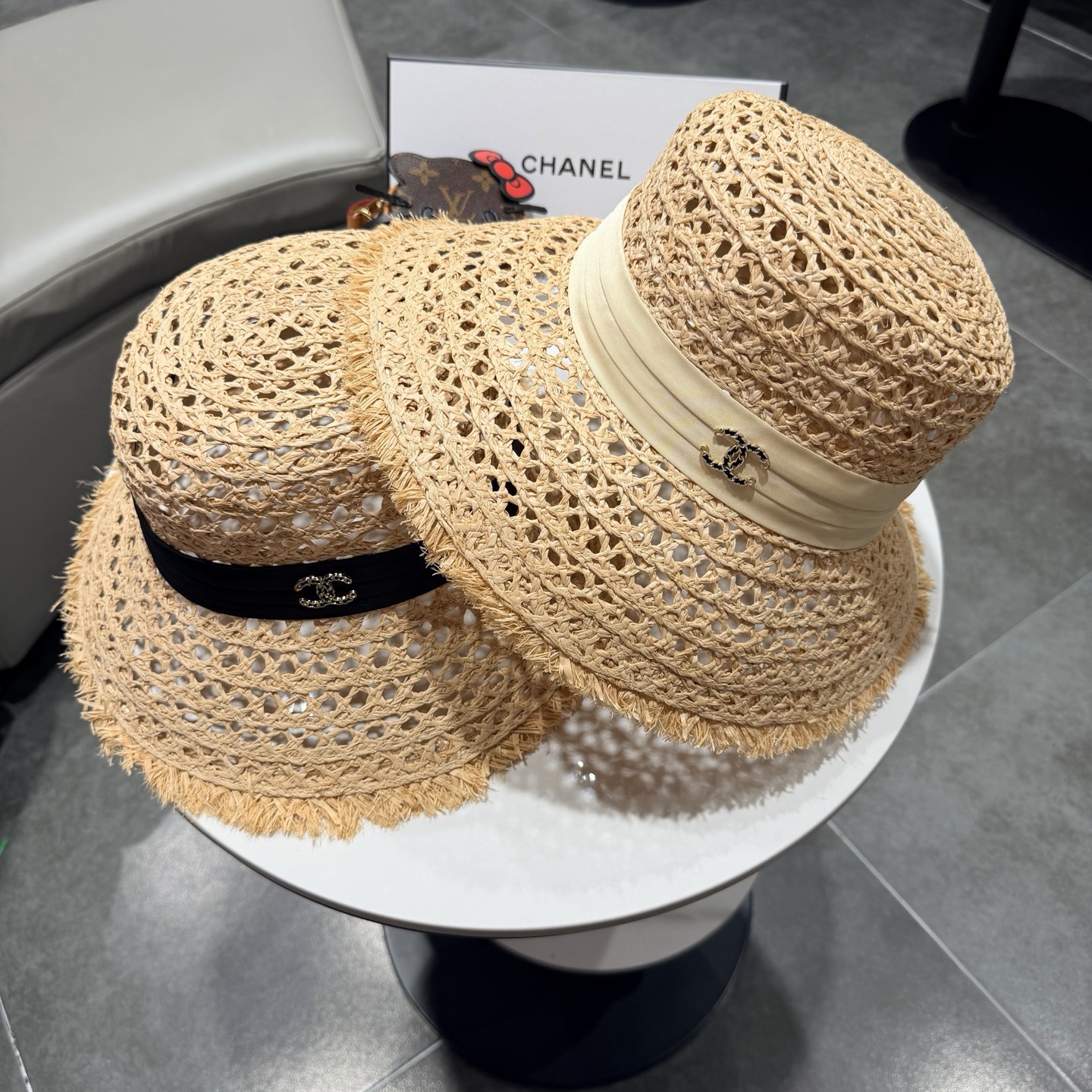 chanel香奈儿毛边镂空欧美天然拉菲草帽女时尚网红拍照透气网眼田园海边沙滩帽