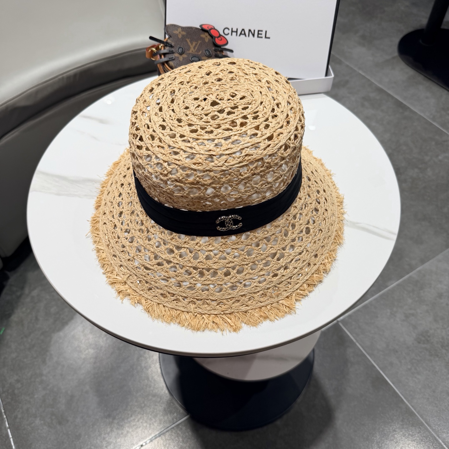 chanel香奈儿毛边镂空欧美天然拉菲草帽女时尚网红拍照透气网眼田园海边沙滩帽