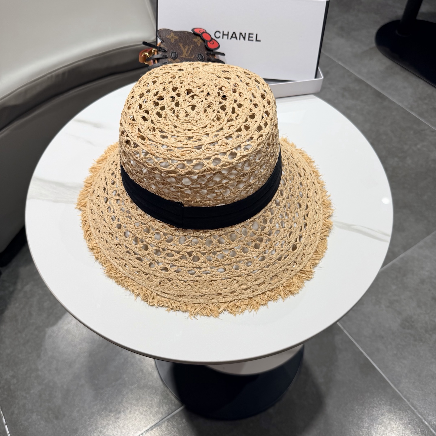 chanel香奈儿毛边镂空欧美天然拉菲草帽女时尚网红拍照透气网眼田园海边沙滩帽