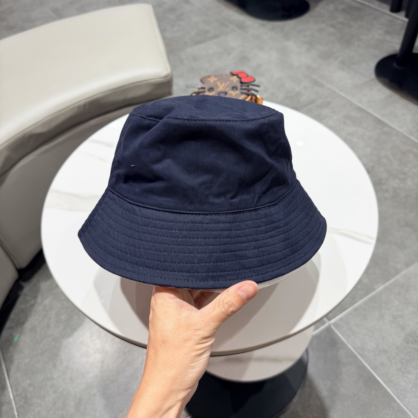 Burberry（巴宝莉）原单双面渔夫帽  专柜热卖款纯棉内里，轻盈透气。完美版型，对格精准无误，原厂品