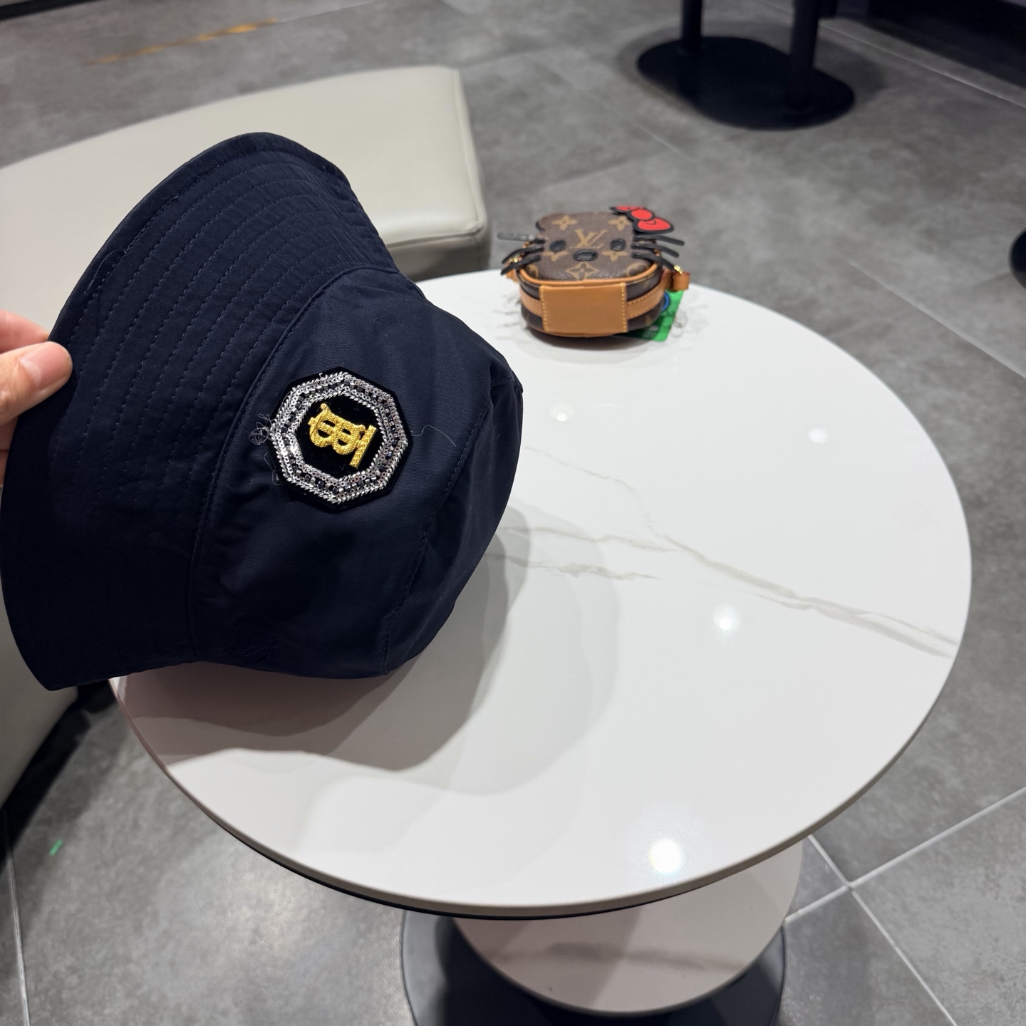 Burberry（巴宝莉）原单双面渔夫帽  专柜热卖款纯棉内里，轻盈透气。完美版型，对格精准无误，原厂品