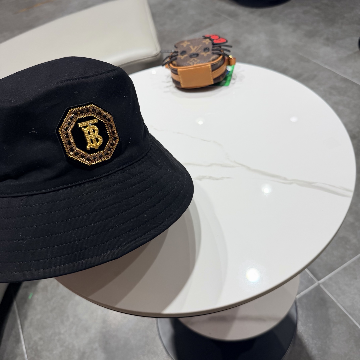 Burberry（巴宝莉）原单双面渔夫帽  专柜热卖款纯棉内里，轻盈透气。完美版型，对格精准无误，原厂品