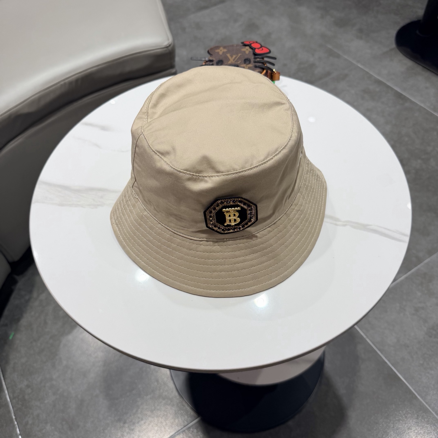 Burberry（巴宝莉）原单双面渔夫帽  专柜热卖款纯棉内里，轻盈透气。完美版型，对格精准无误，原厂品