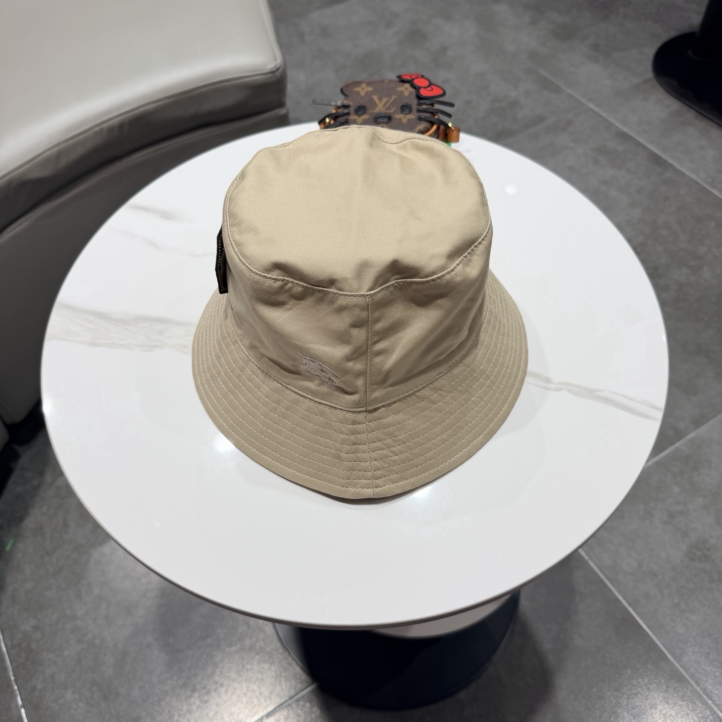 Burberry（巴宝莉）原单双面渔夫帽  专柜热卖款纯棉内里，轻盈透气。完美版型，对格精准无误，原厂品