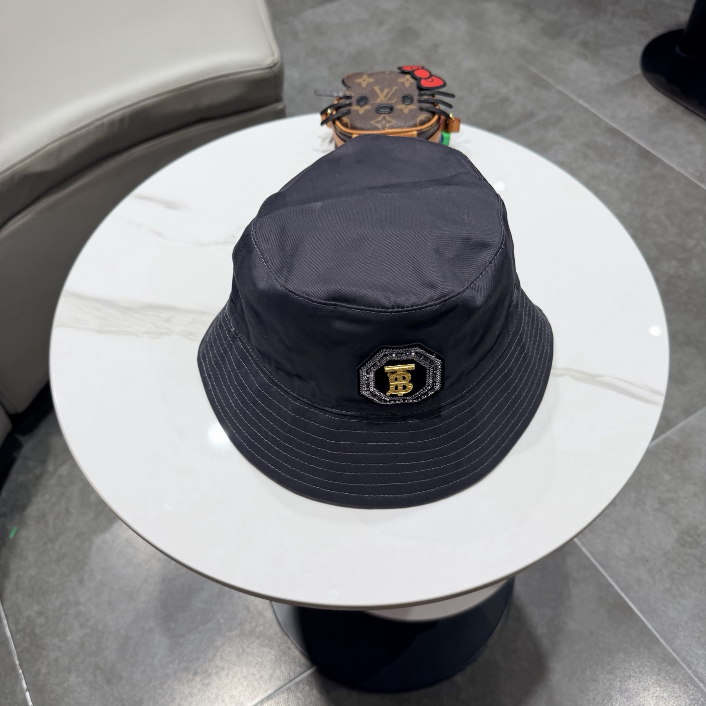 Burberry（巴宝莉）原单双面渔夫帽  专柜热卖款纯棉内里，轻盈透气。完美版型，对格精准无误，原厂品