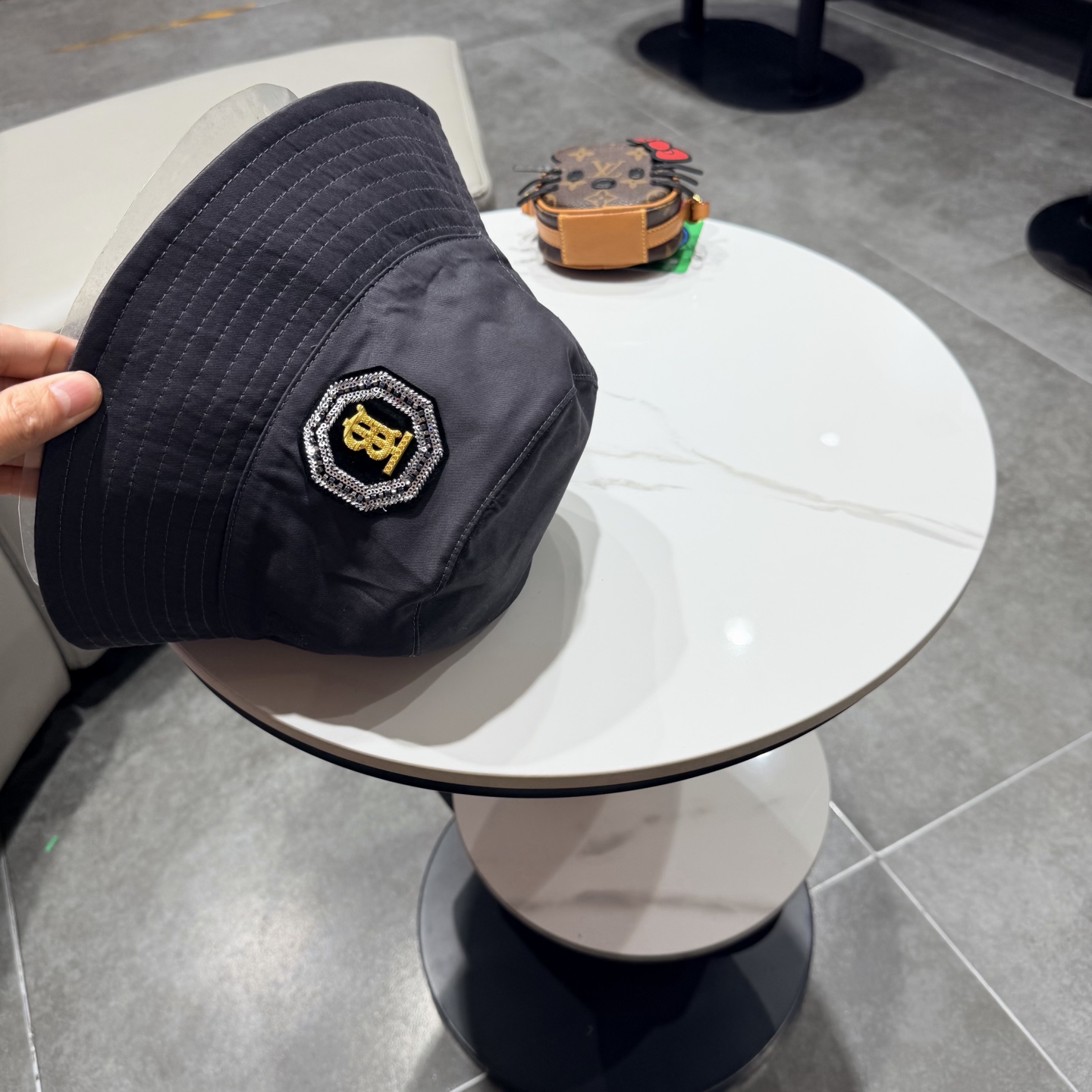 Burberry（巴宝莉）原单双面渔夫帽  专柜热卖款纯棉内里，轻盈透气。完美版型，对格精准无误，原厂品