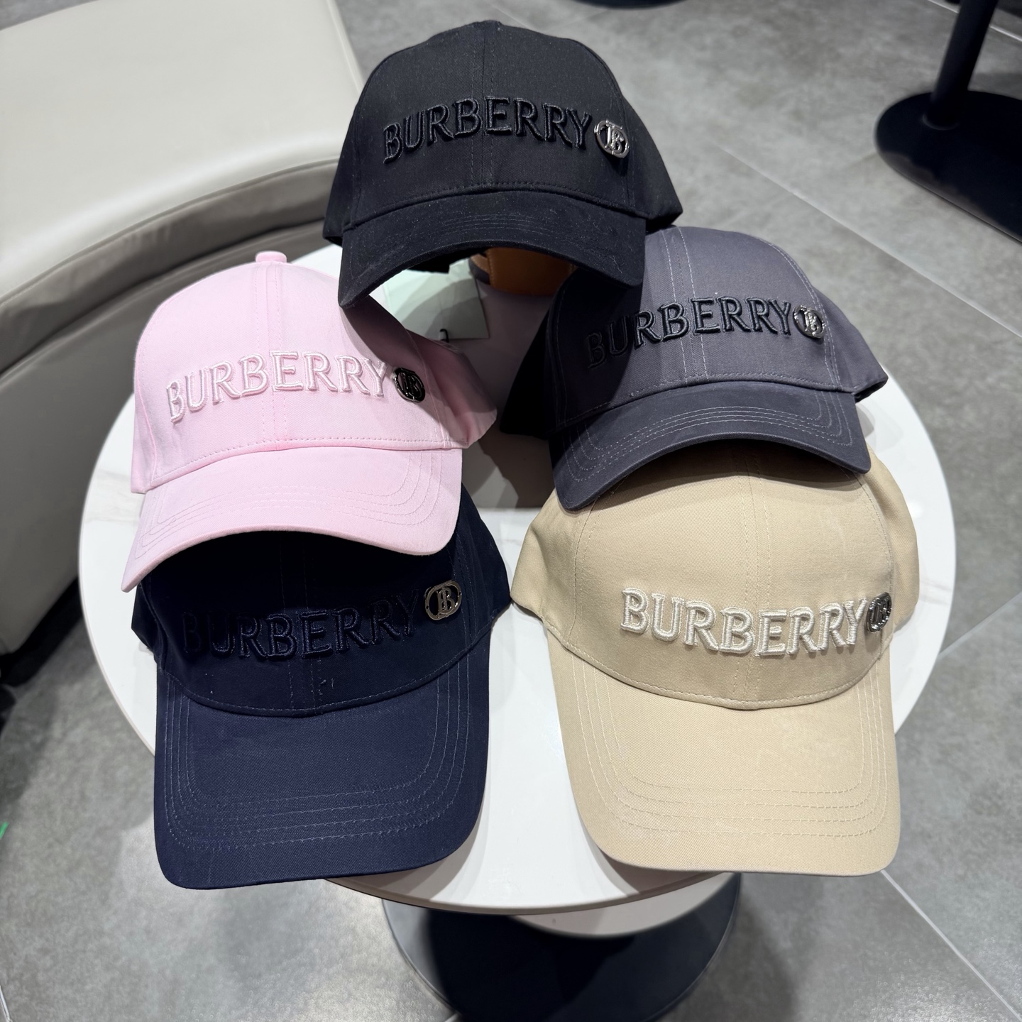 巴宝莉BURBERRY官网同步上线 韩版新款英伦风定制款1:1原单品质 男女通用棒球帽 美邦工艺 高版品