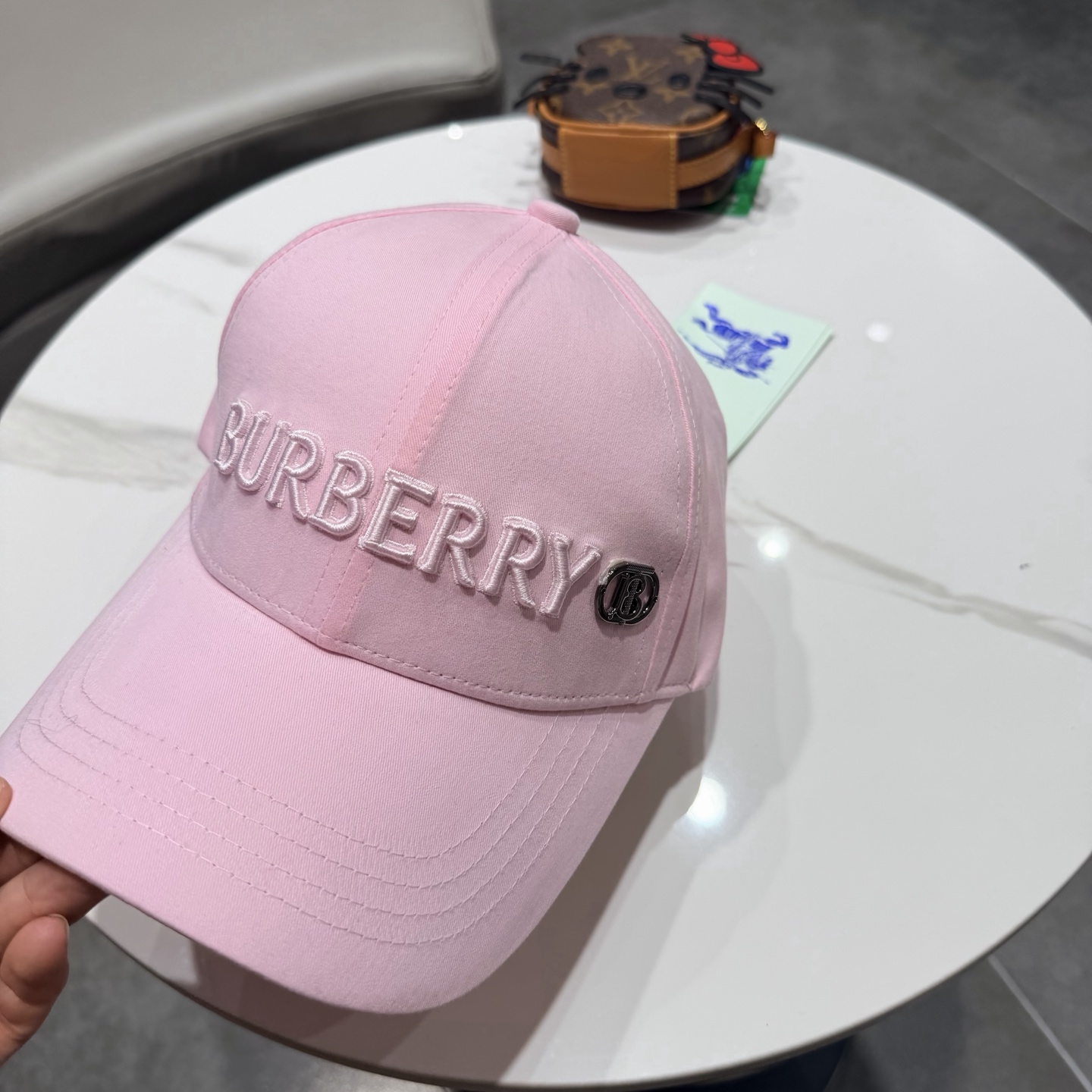 巴宝莉BURBERRY官网同步上线 韩版新款英伦风定制款1:1原单品质 男女通用棒球帽 美邦工艺 高版品