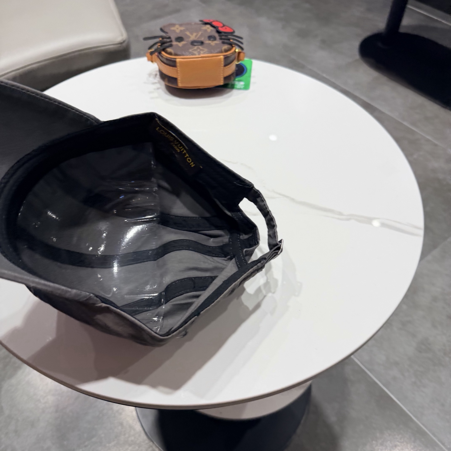 路易威登棒球帽LouisVuitton🧢  LV棒球帽，简约大气，男女通用