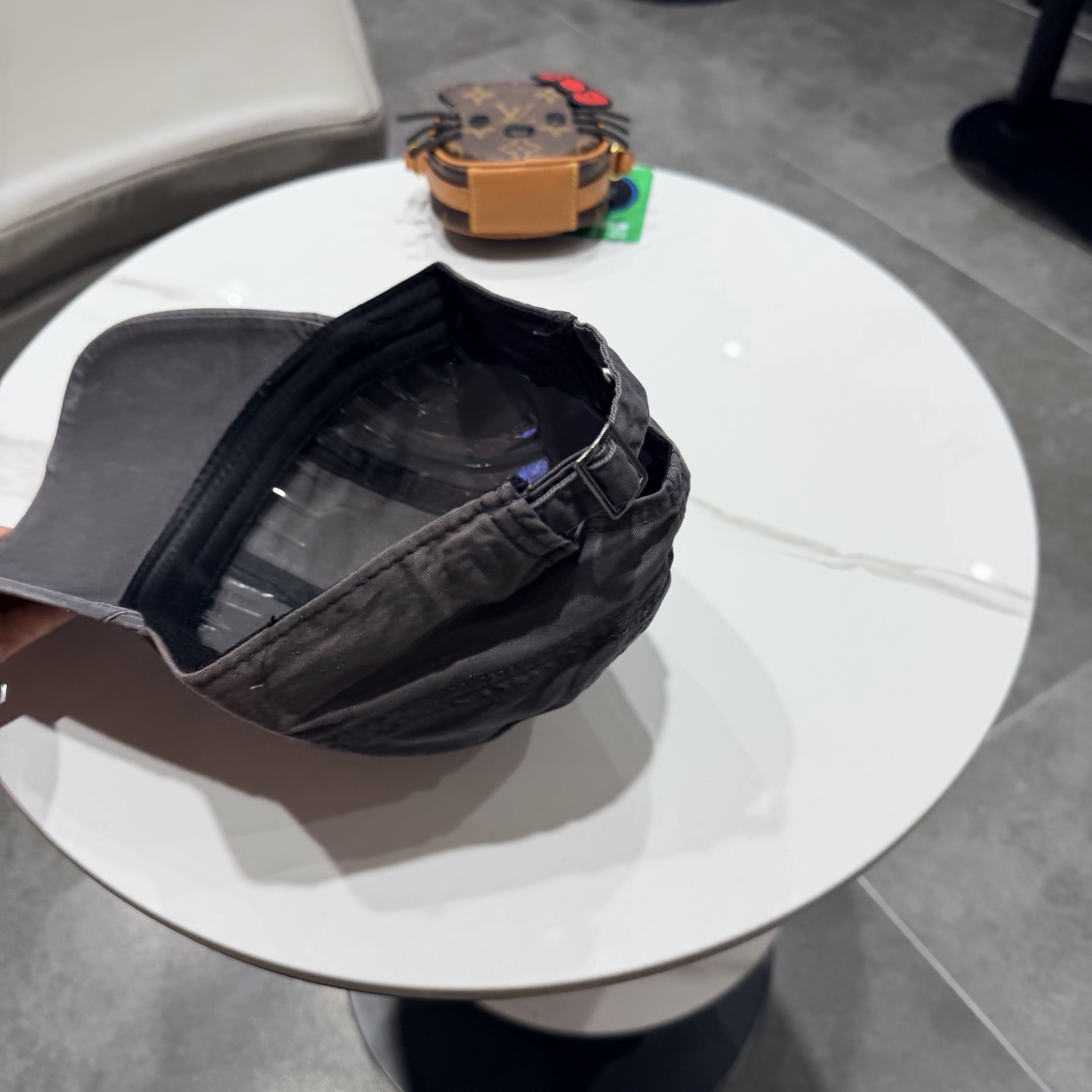 路易威登棒球帽LouisVuitton🧢  LV棒球帽，简约大气，男女通用