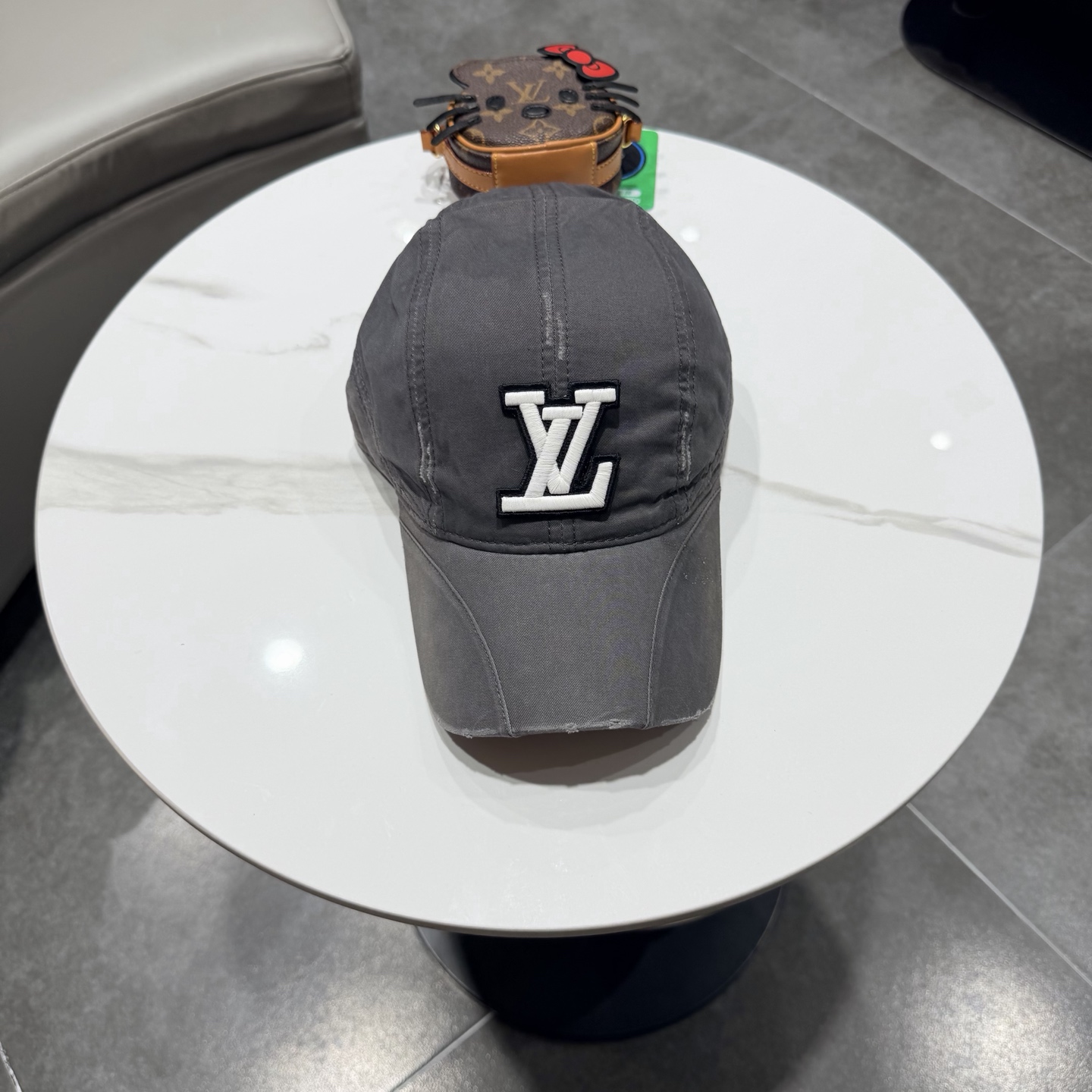 路易威登棒球帽LouisVuitton🧢  LV棒球帽，简约大气，男女通用