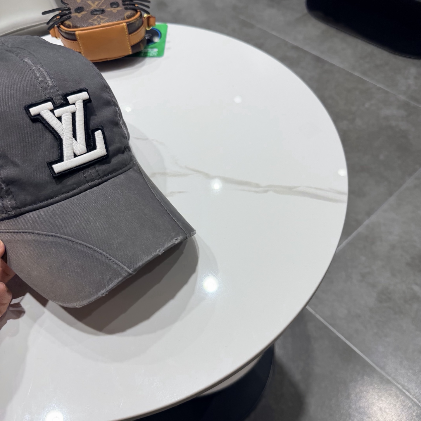 路易威登棒球帽LouisVuitton🧢  LV棒球帽，简约大气，男女通用