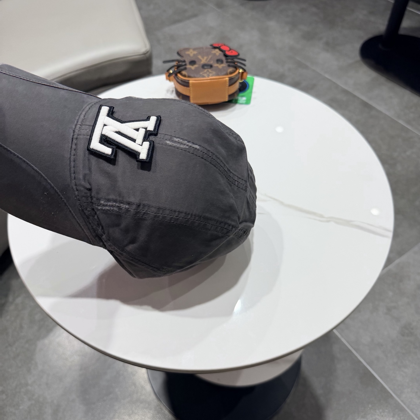 路易威登棒球帽LouisVuitton🧢  LV棒球帽，简约大气，男女通用