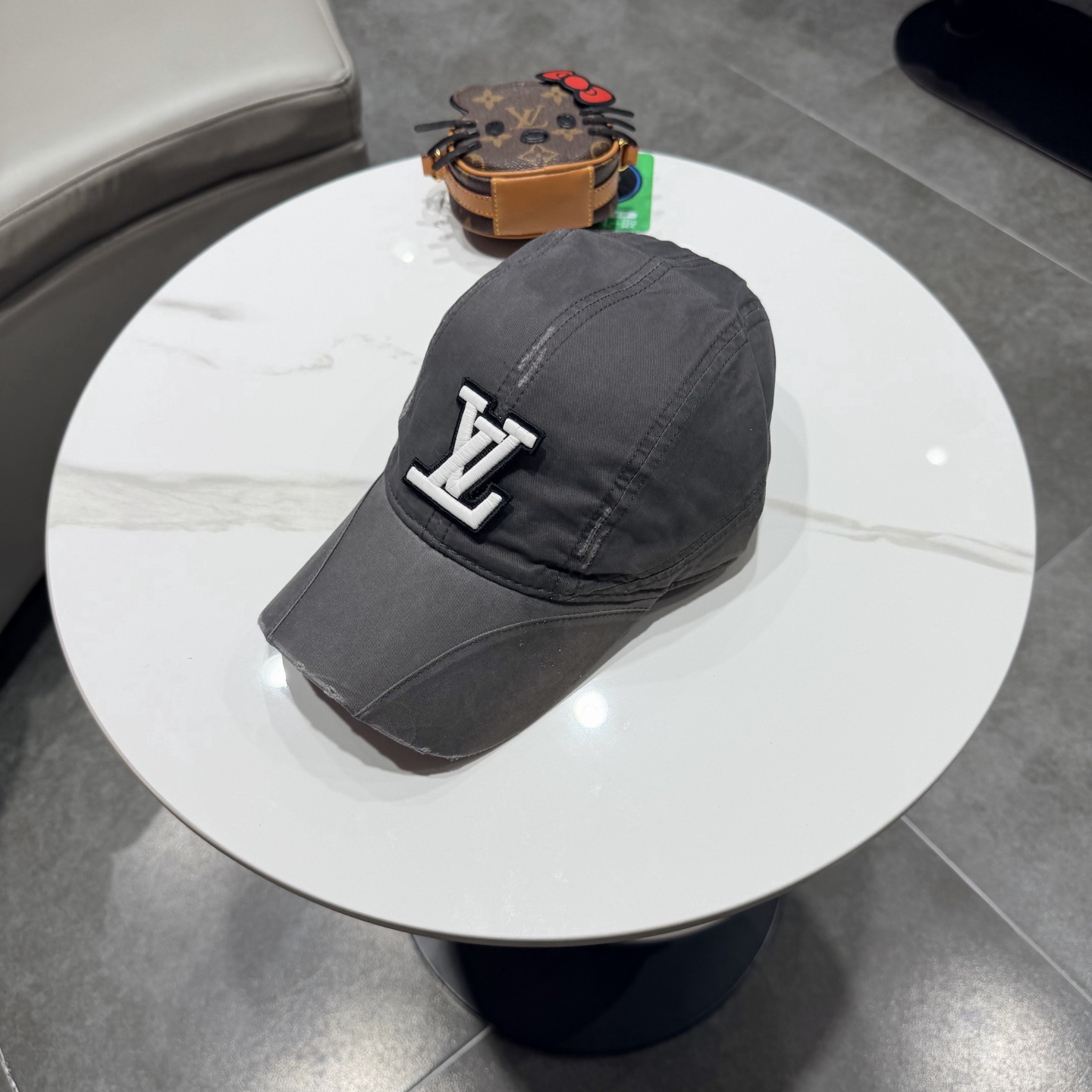 路易威登棒球帽LouisVuitton🧢  LV棒球帽，简约大气，男女通用